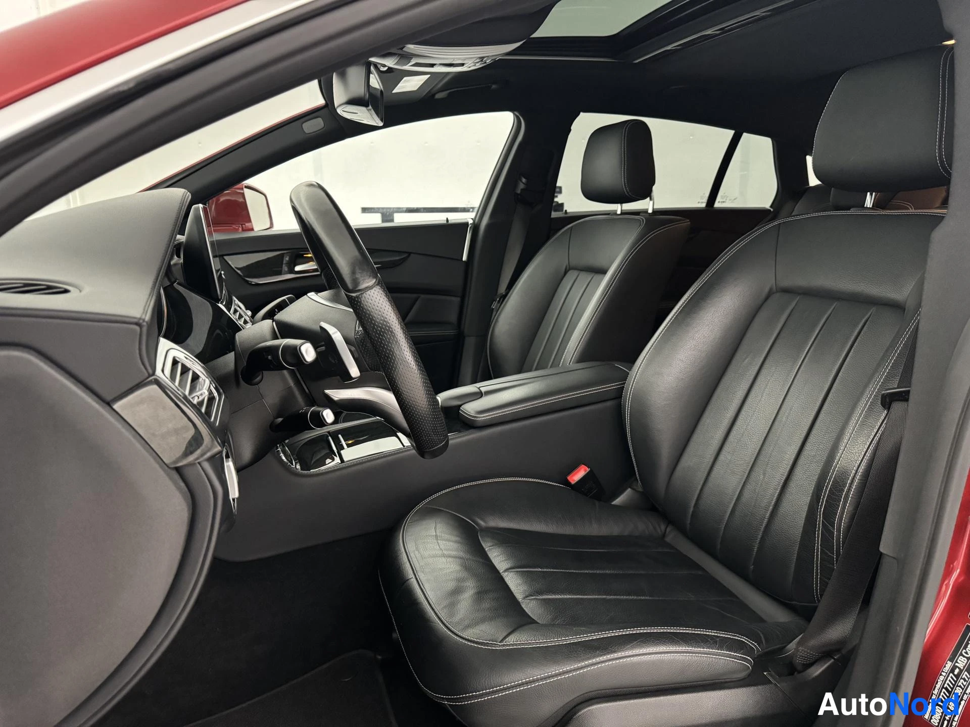Punainen Mercedes-Benz CLS 350 d 4MATIC 2015, etuistuimet, kuva 20