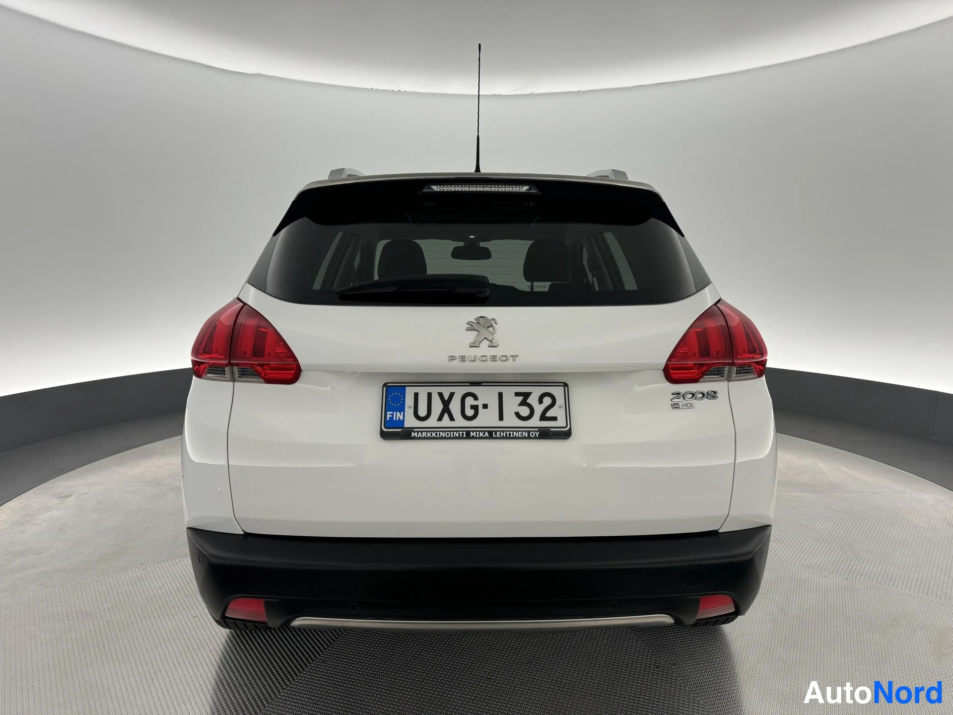 Valkoinen Peugeot 2008 2014, takaa, kuva 8