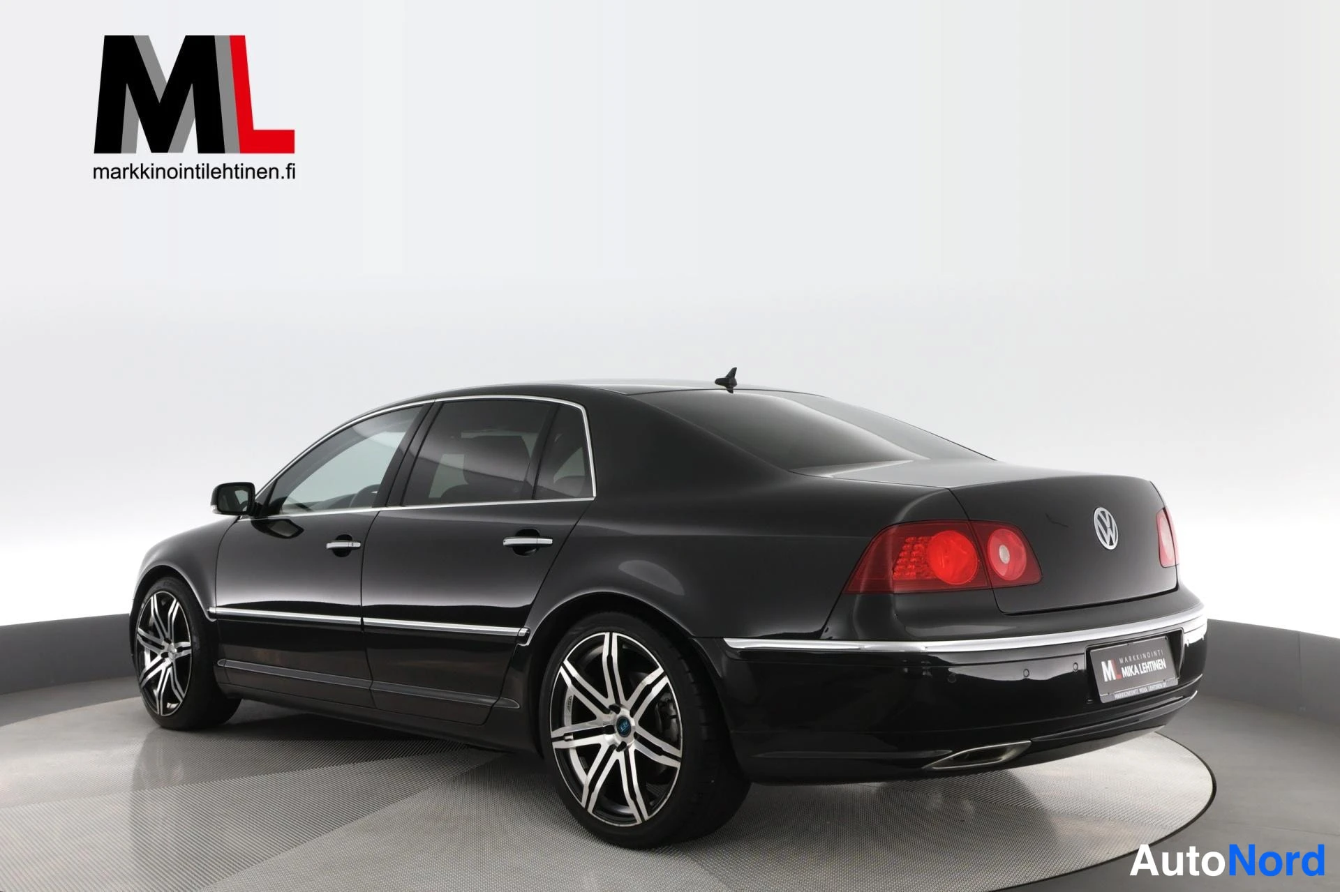 Musta Volkswagen Phaeton 2009, takaviisto, kuva 7