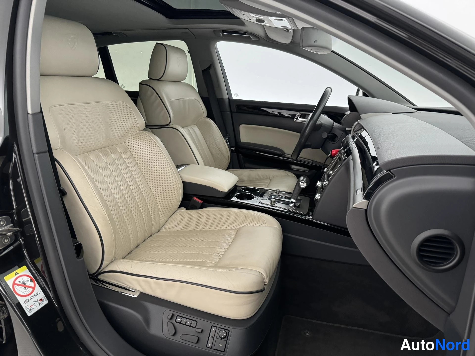 Musta Volkswagen Phaeton 2009, etuistuimet, kuva 16