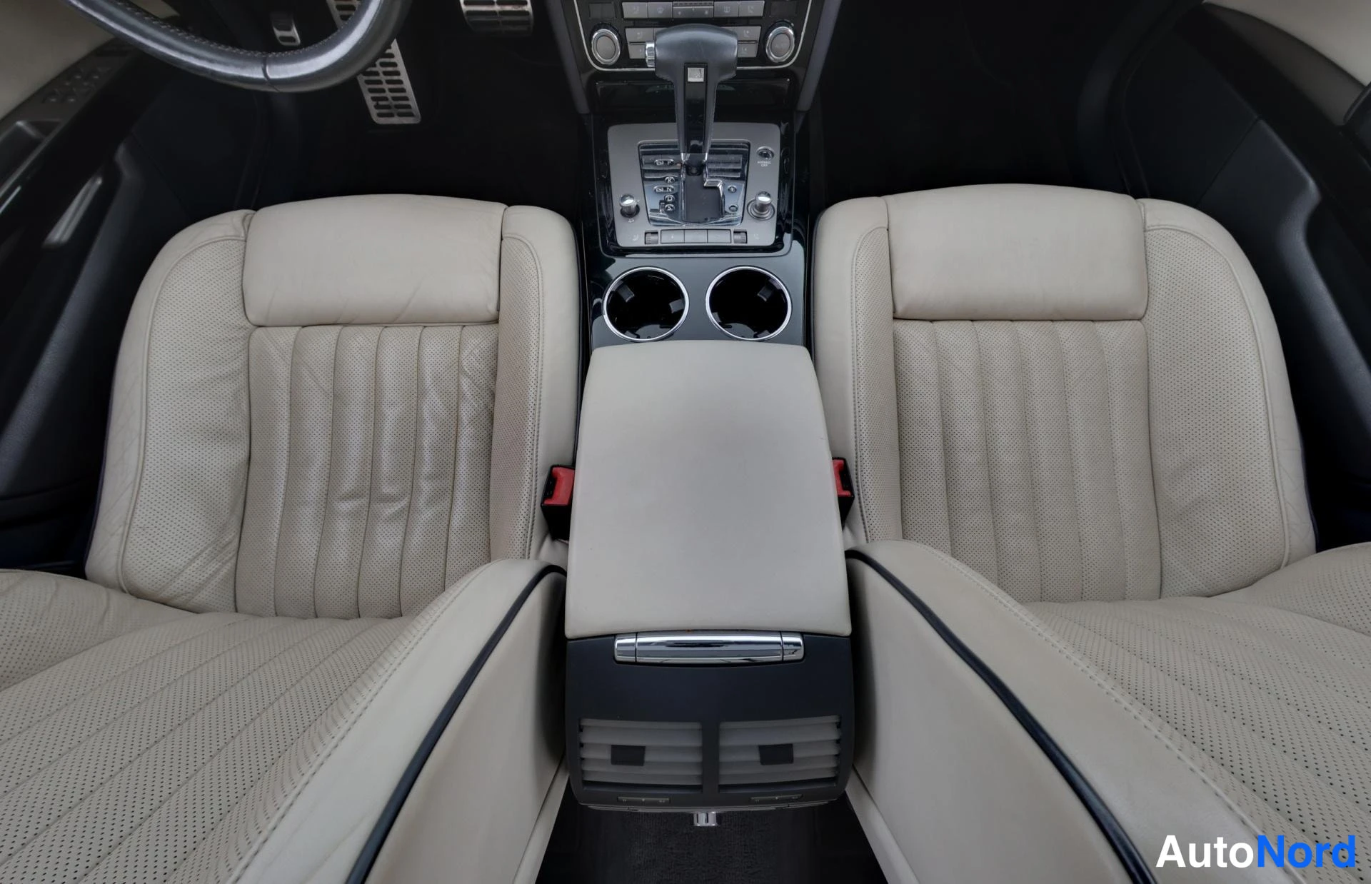 Musta Volkswagen Phaeton 2009, etuistuimet, kuva 19