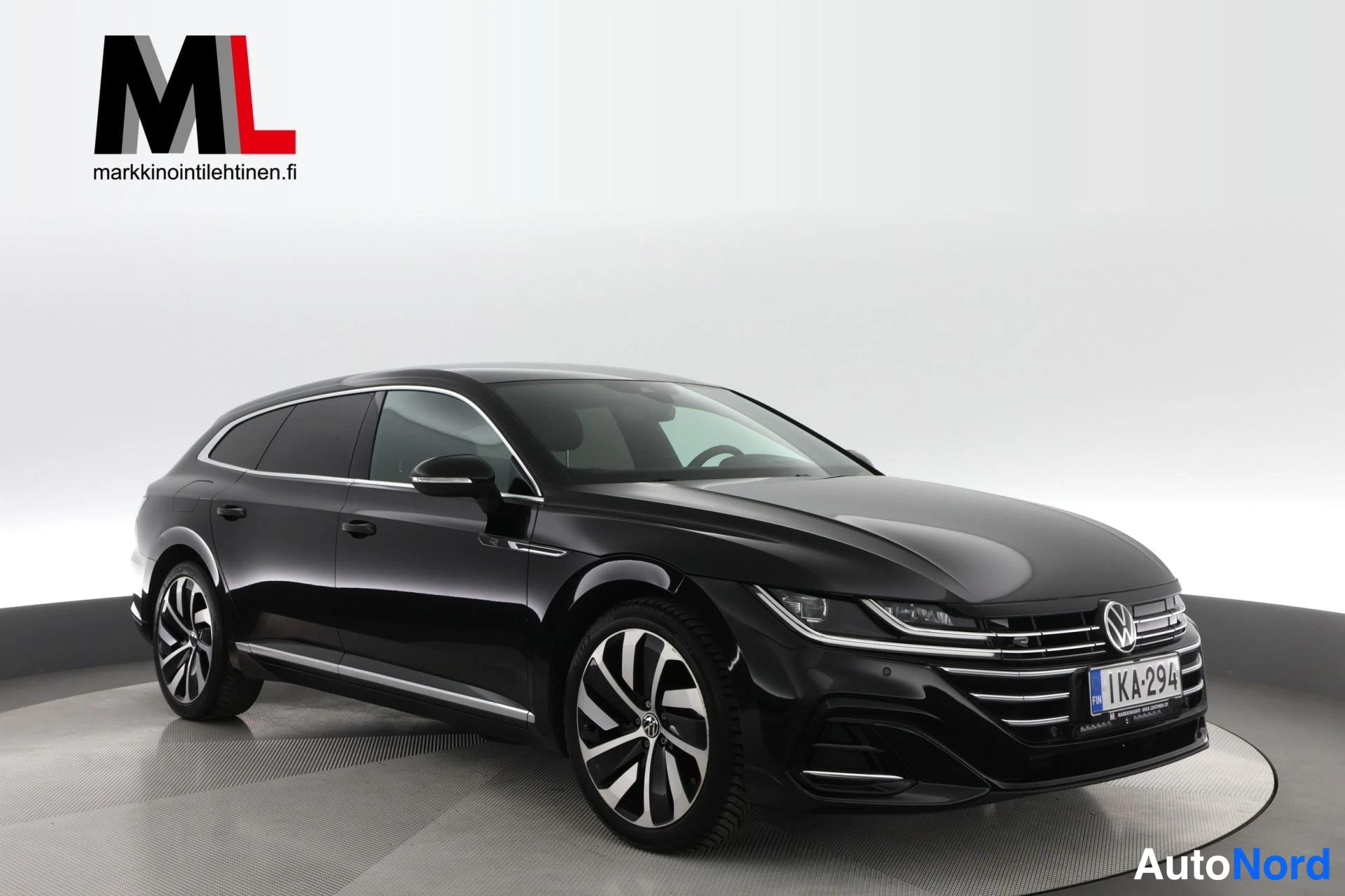 Musta Volkswagen Arteon 2022, etuviisto, keula oikealle, kuva 2