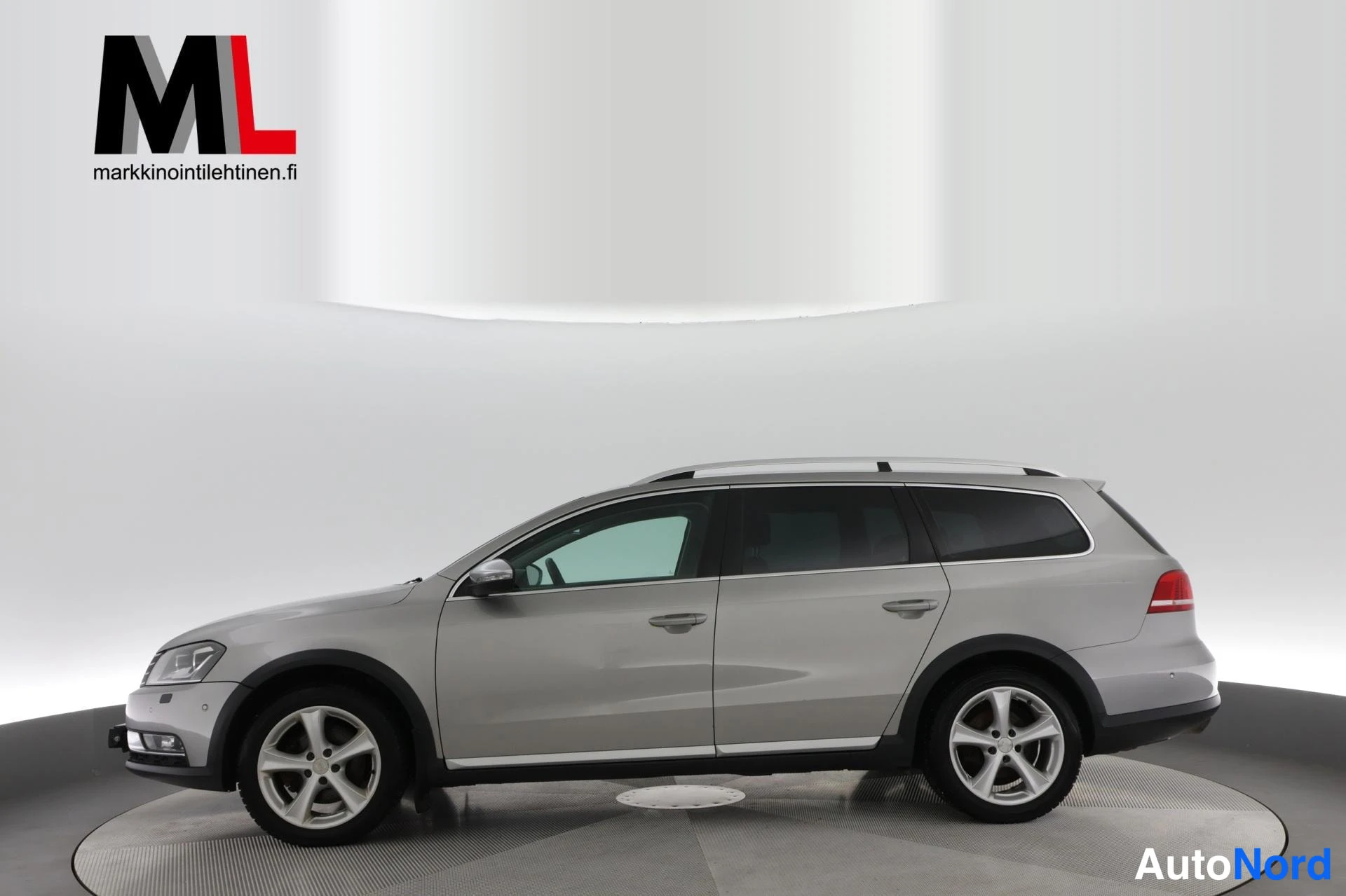 Harmaa Volkswagen Passat Variant 2013, sivulta, kuva 7