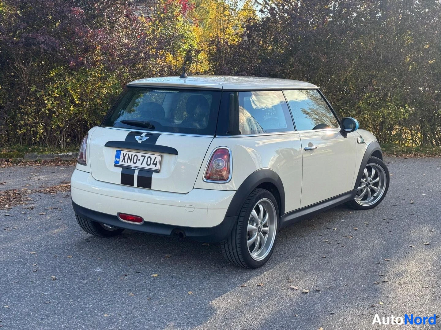 Valkoinen Mini One 2009, takaviisto, kuva 3