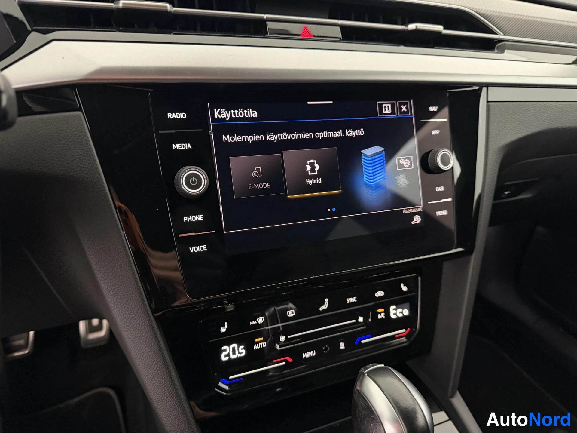 Valkoinen Volkswagen Arteon 2021, yksityiskohta, kuva 29