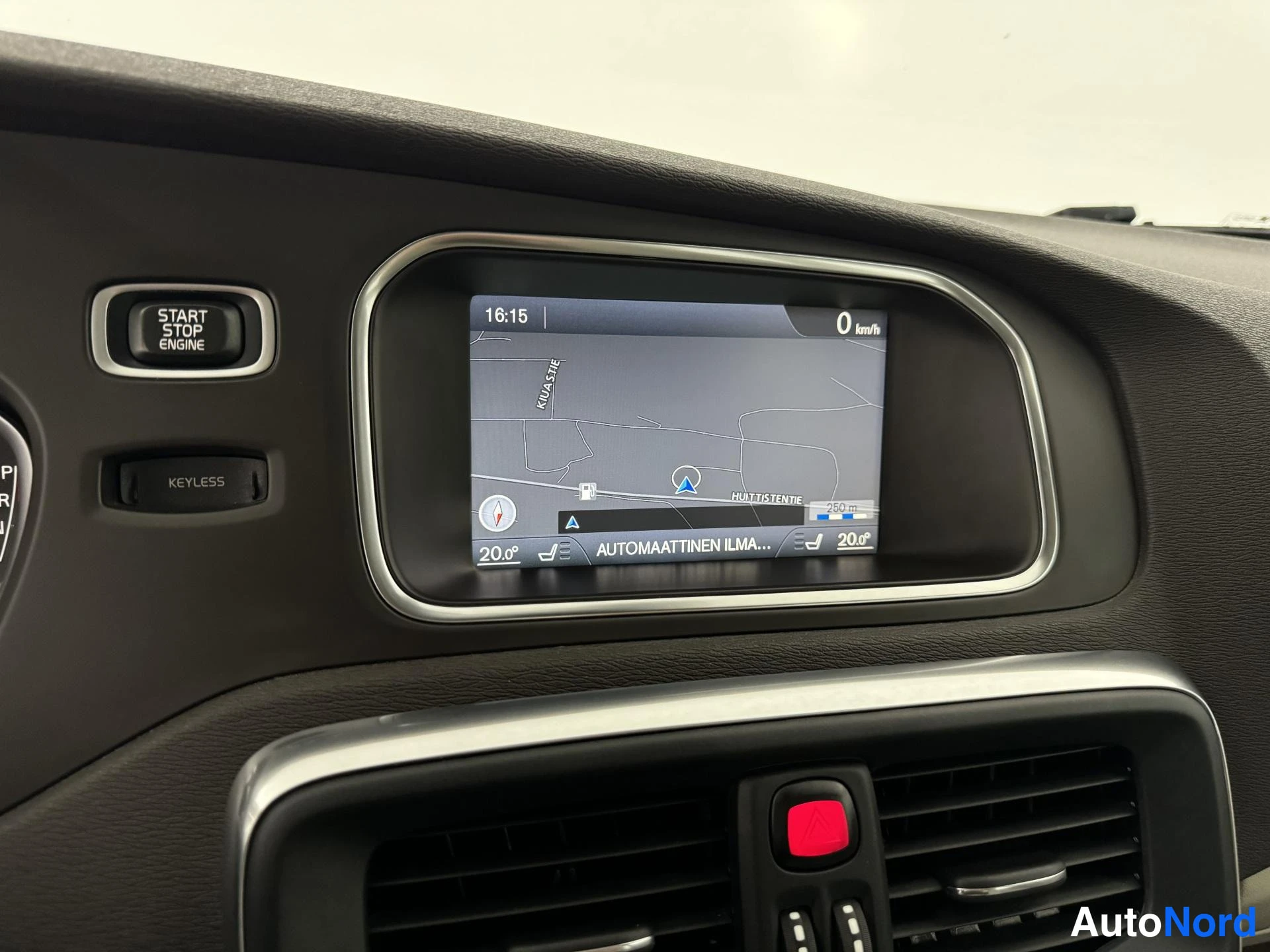 Sininen Volvo V40 Cross Country 2014, yksityiskohta, kuva 25