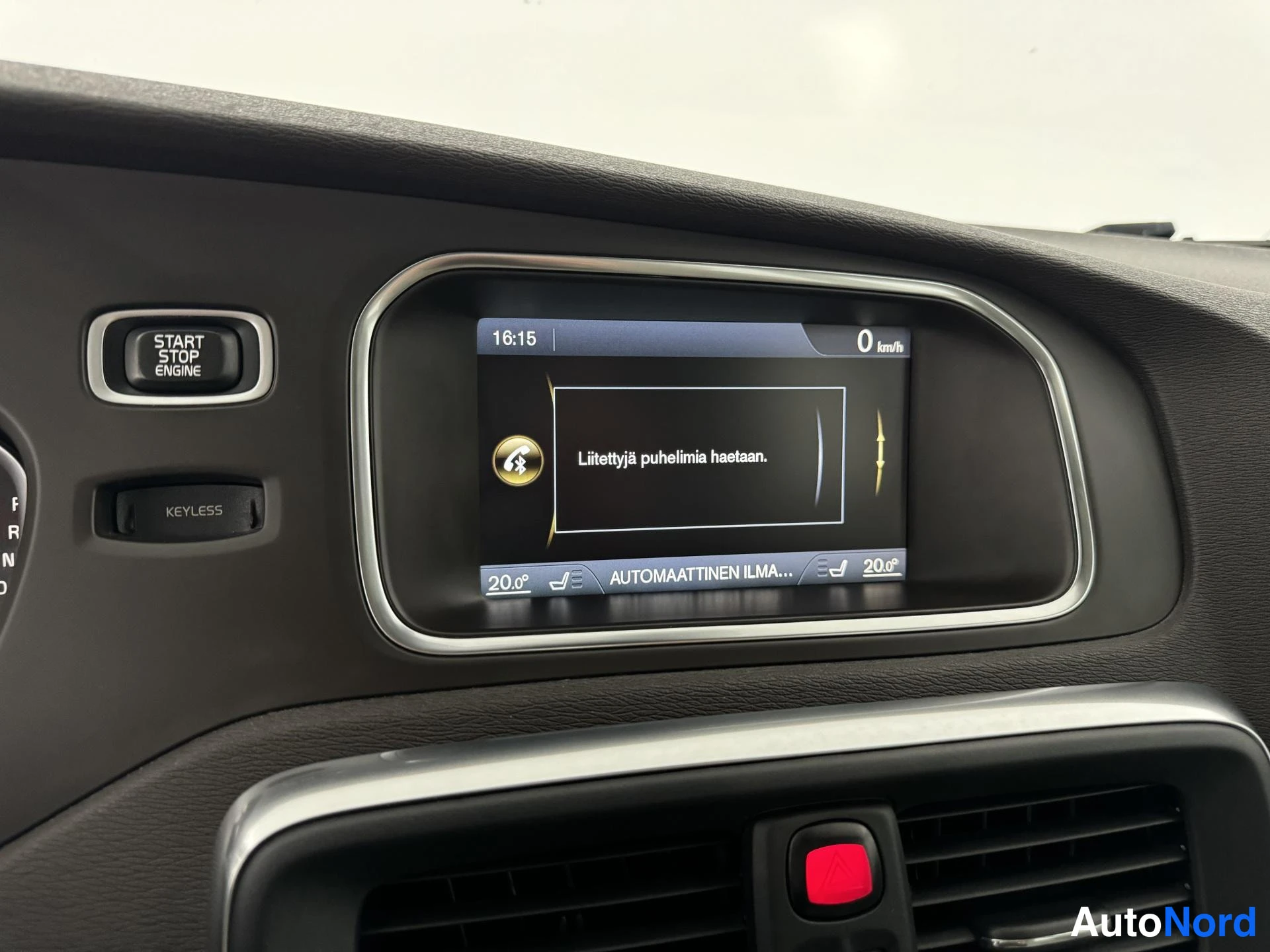 Sininen Volvo V40 Cross Country 2014, yksityiskohta, kuva 26