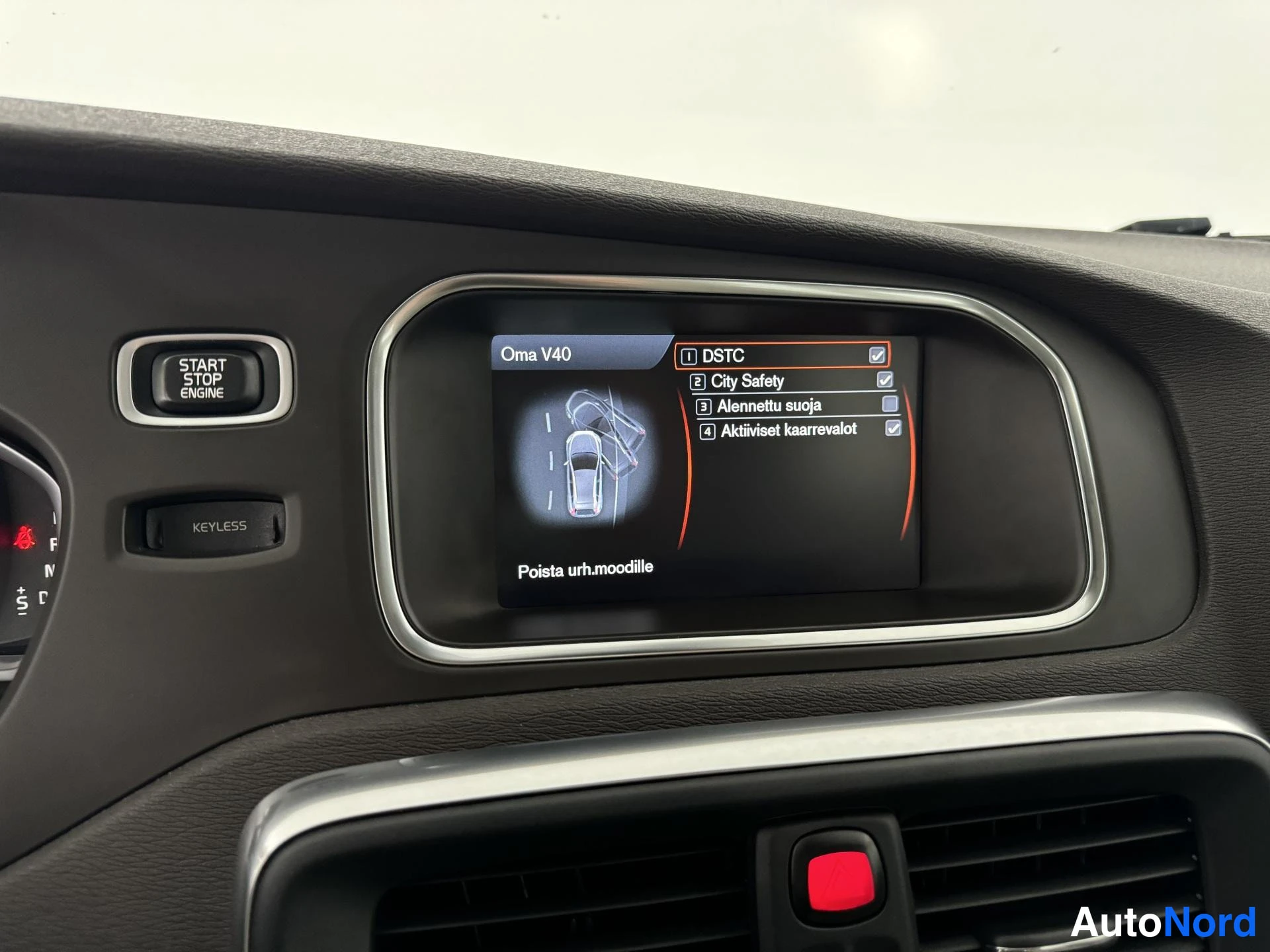 Sininen Volvo V40 Cross Country 2014, yksityiskohta, kuva 29