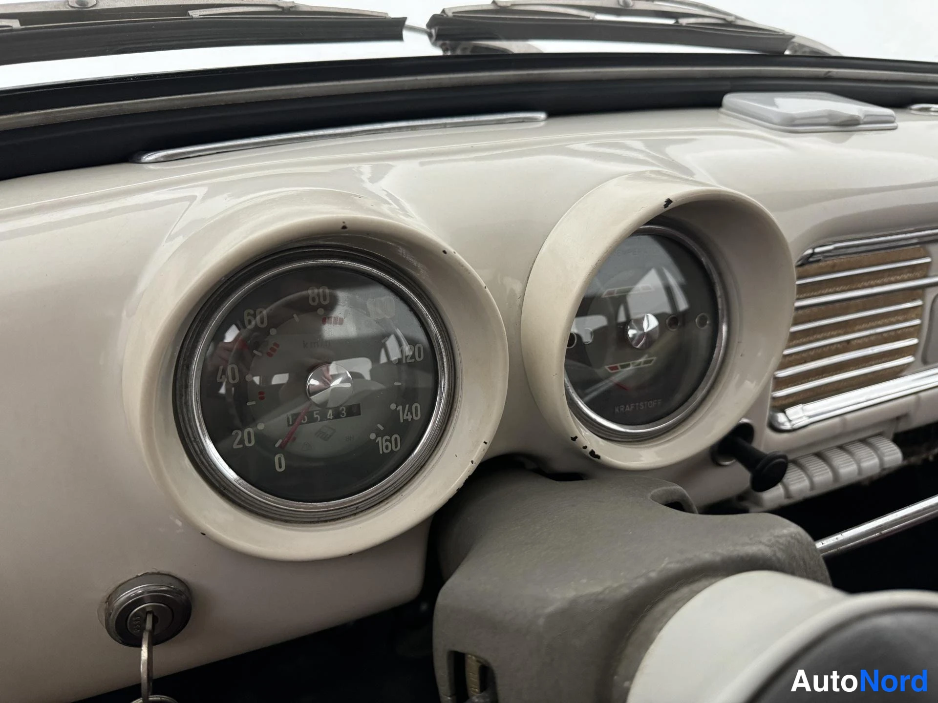 Valkoinen Wartburg 1000 1966, yksityiskohta, kuva 25