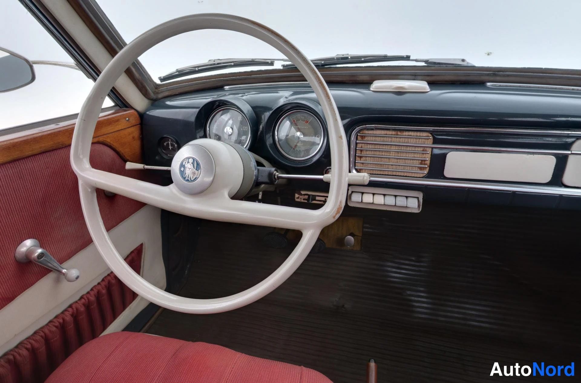Sininen Wartburg 1000 1964, ohjaamo, kuva 16