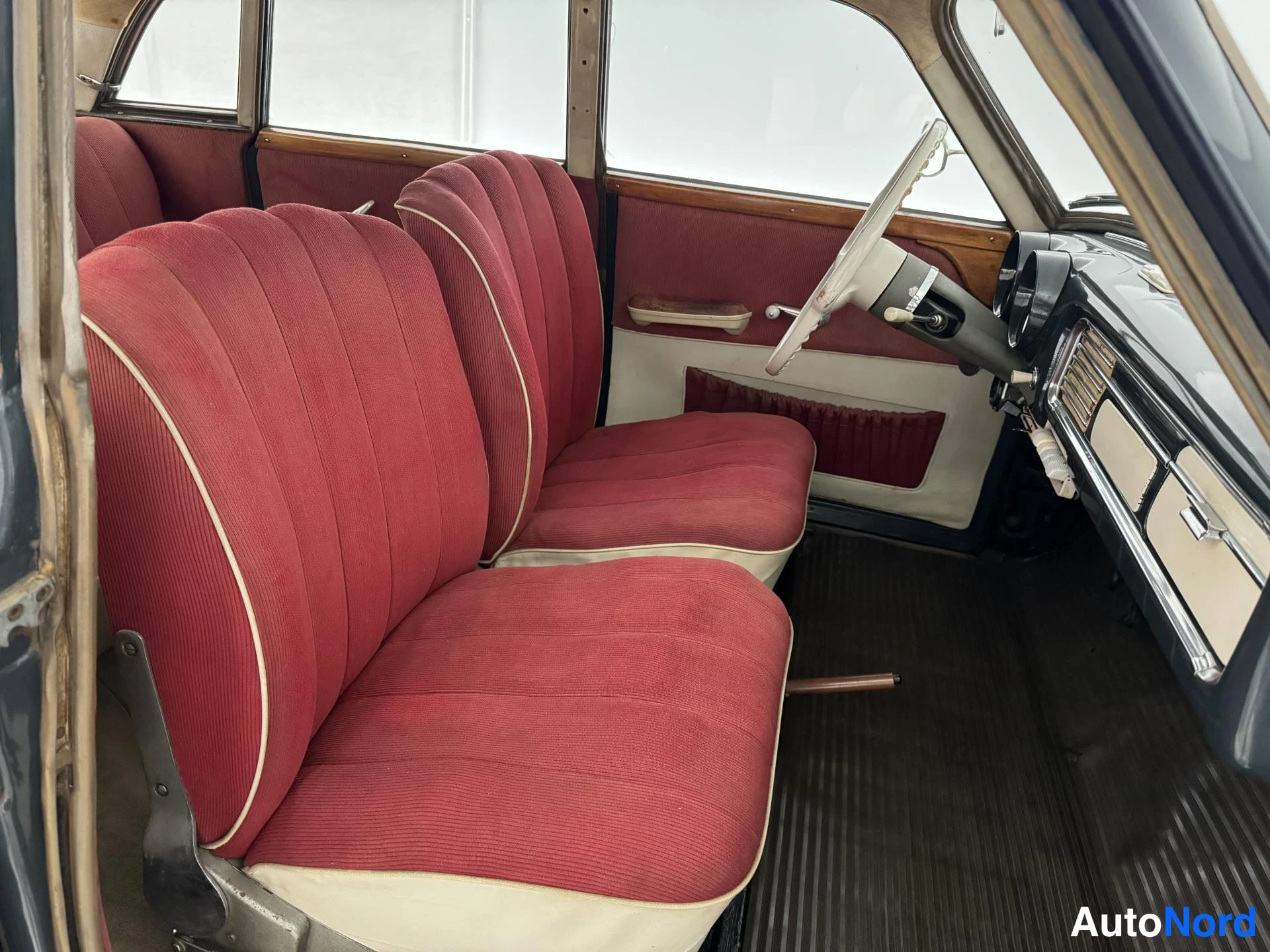 Sininen Wartburg 1000 1964, etuistuimet, kuva 22