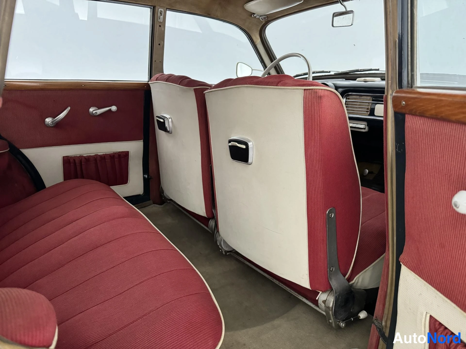 Sininen Wartburg 1000 1964, takaistuimet, kuva 28
