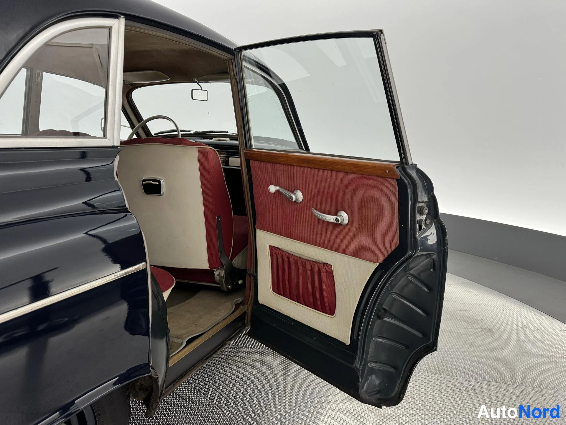 Sininen Wartburg 1000 1964, takaistuimet, kuva 29