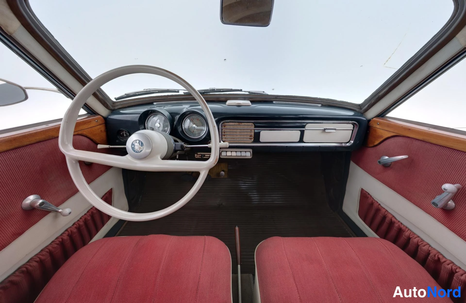 Sininen Wartburg 1000 1964, ohjaamo, kuva 10