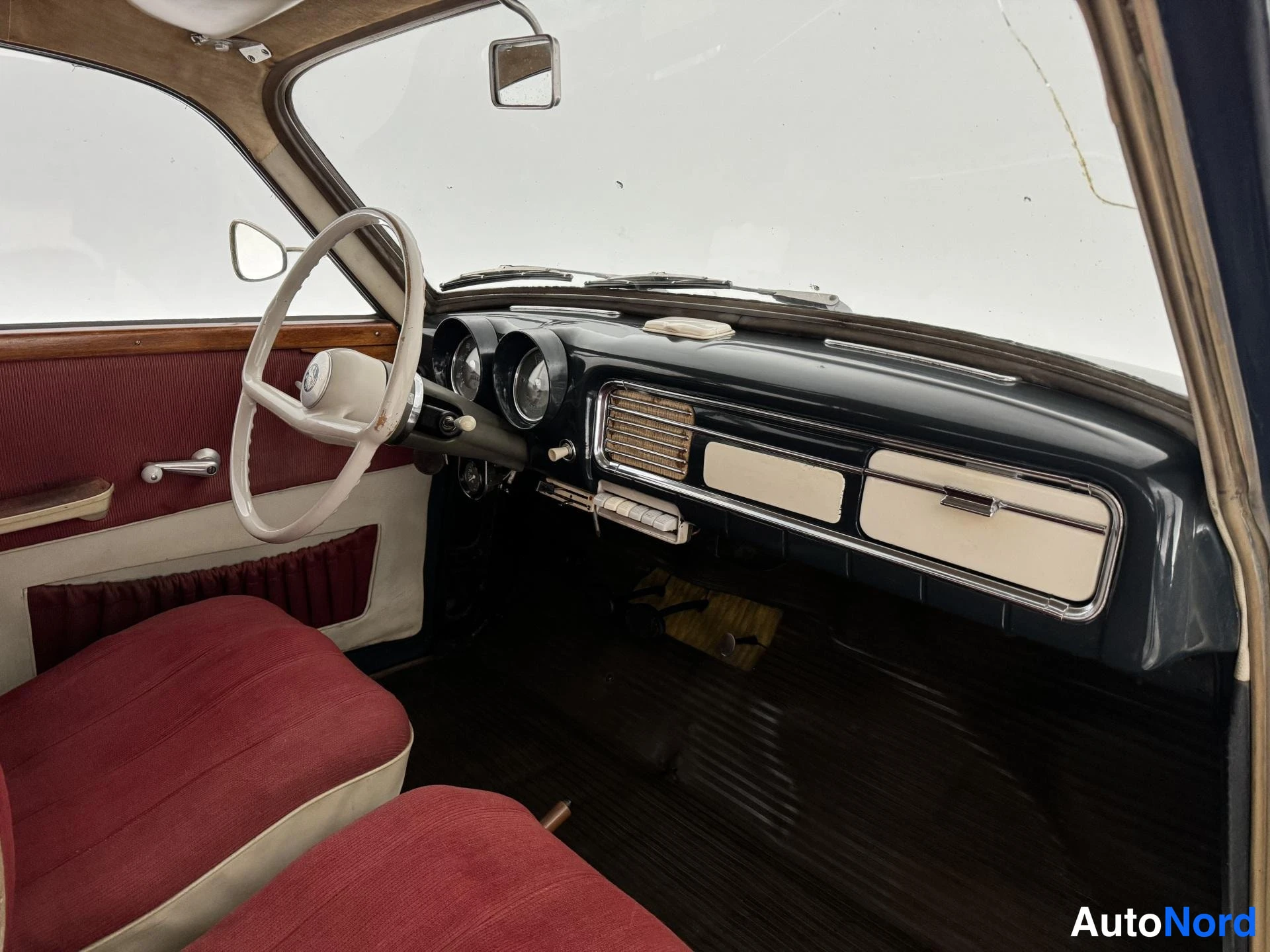 Sininen Wartburg 1000 1964, ohjaamo, kuva 12