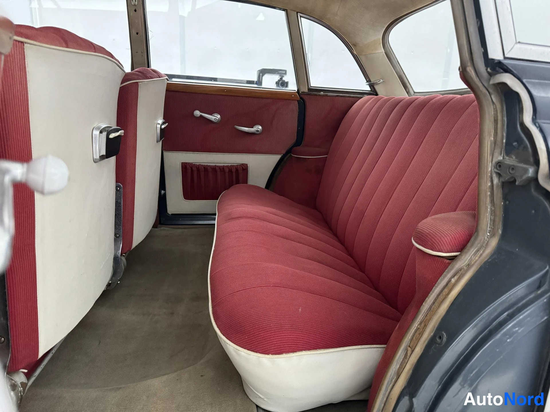 Sininen Wartburg 1000 1964, takaistuimet, kuva 25