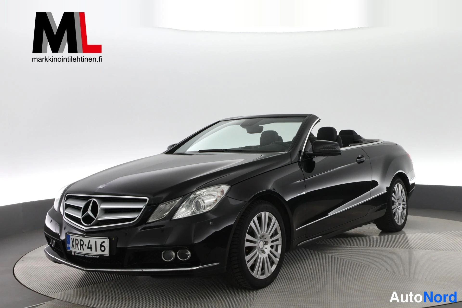 Musta Mercedes-Benz E 200 2010, etuviisto, keula vasemmalle, kuva 3