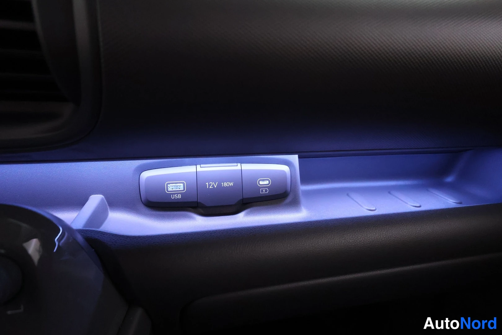 Vihreä Hyundai Inster 2026, yksityiskohta, kuva 23