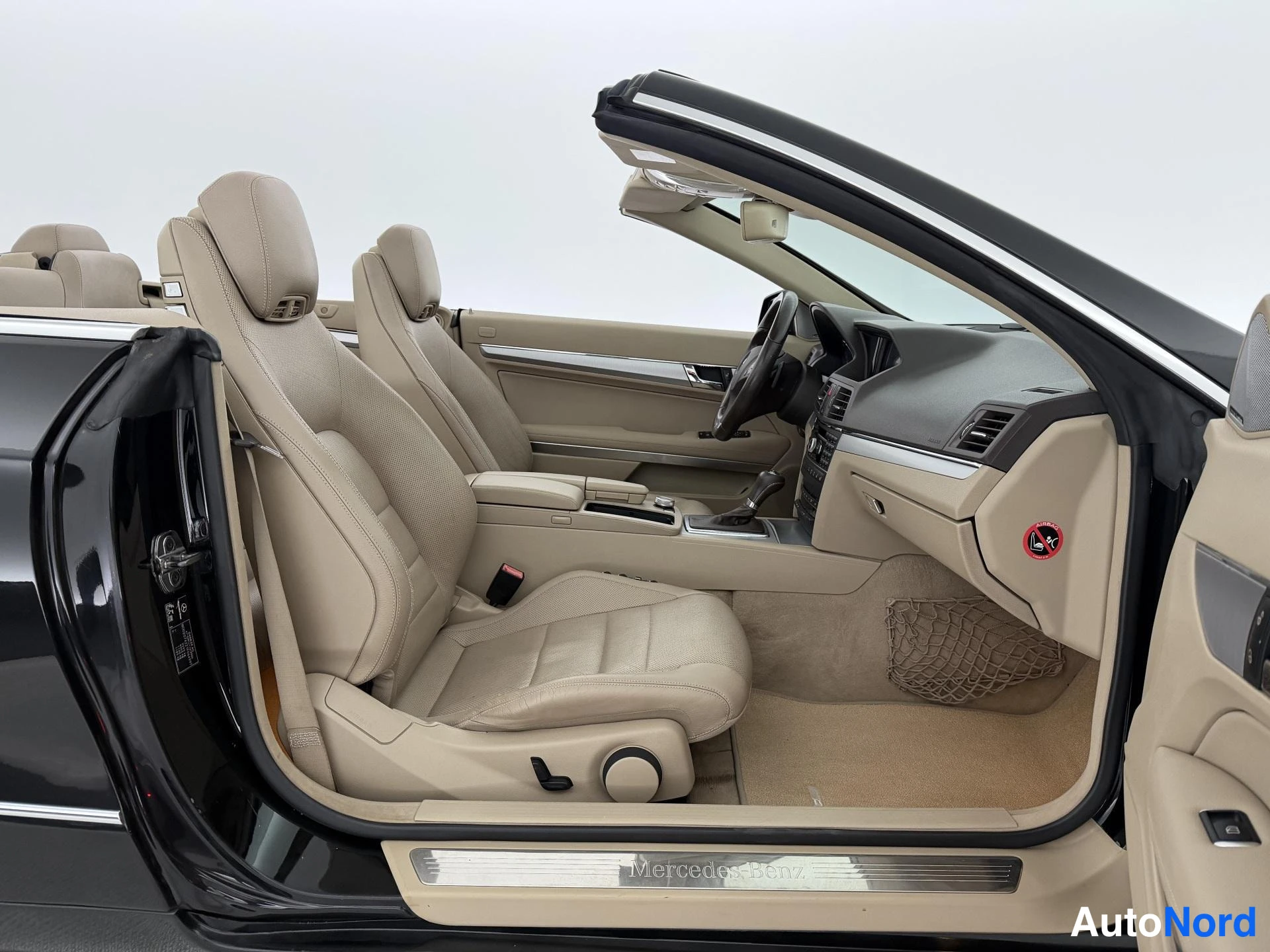 Musta Mercedes-Benz E 350 CDI 2010, etuistuimet, kuva 22