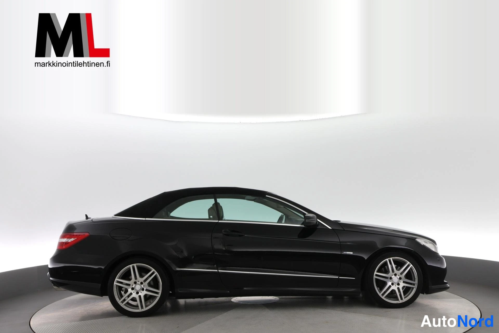 Musta Mercedes-Benz E 350 CDI 2010, etuviisto, keula oikealle, kuva 3