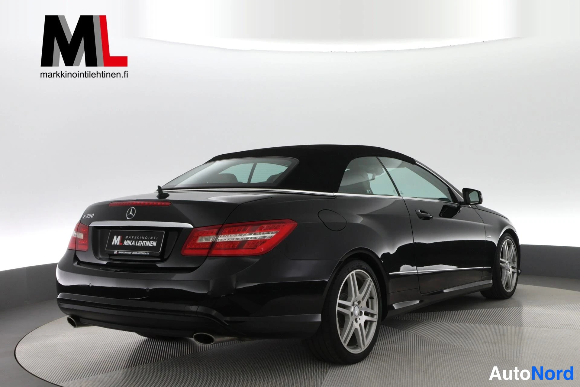 Musta Mercedes-Benz E 350 CDI 2010, takaviisto, kuva 12