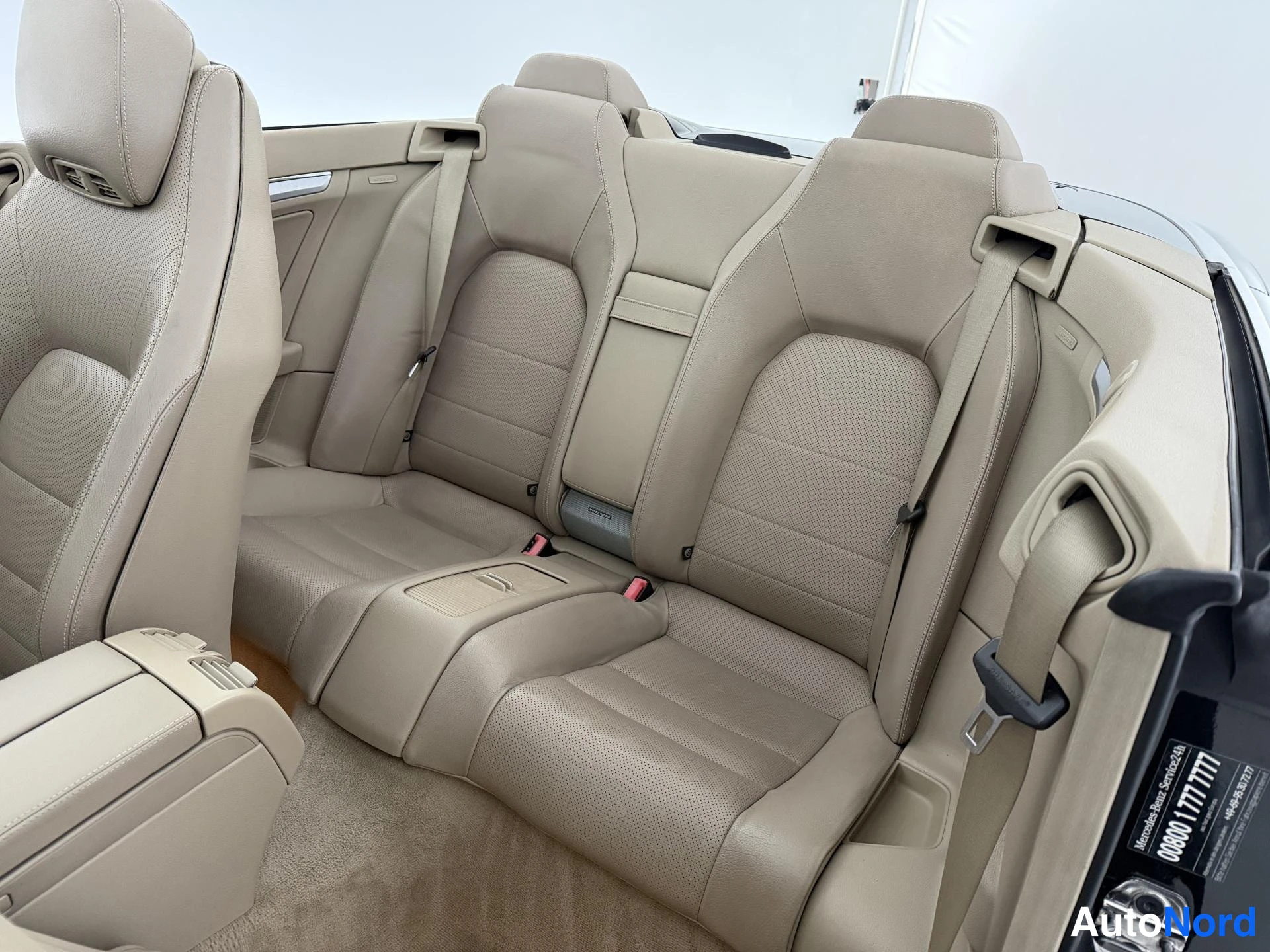 Musta Mercedes-Benz E 350 CDI 2010, takaistuimet, kuva 25