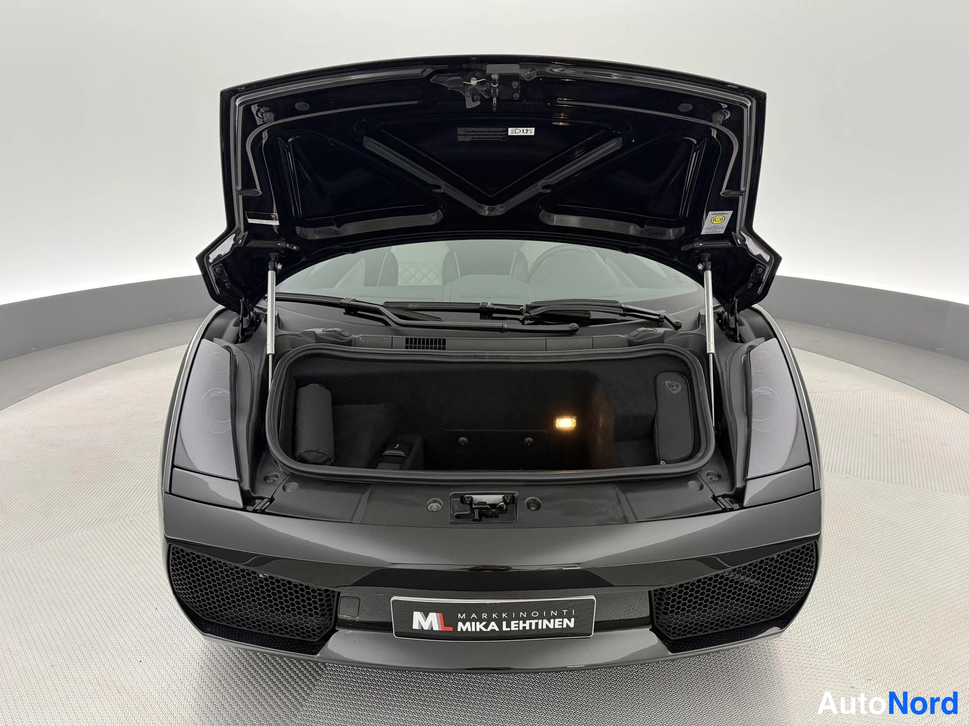 Musta Lamborghini Gallardo Nera 2007, edestä, kuva 4