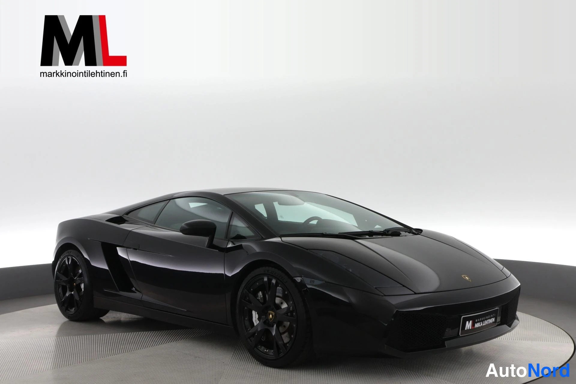 Musta Lamborghini Gallardo Nera 2007, etuviisto, keula oikealle, kuva 2