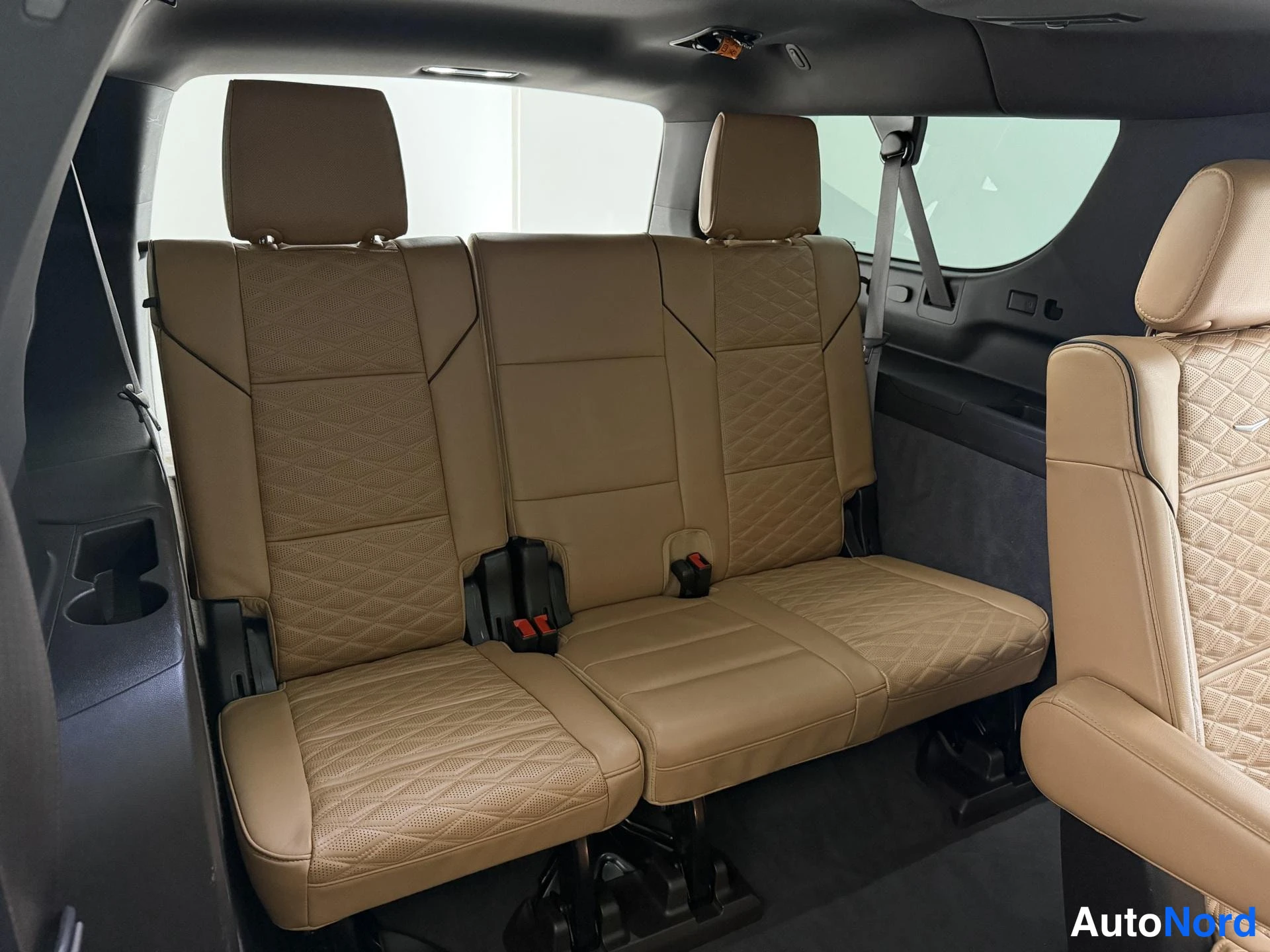 Valkoinen Cadillac Escalade ESV 2022, takaistuimet, kuva 18