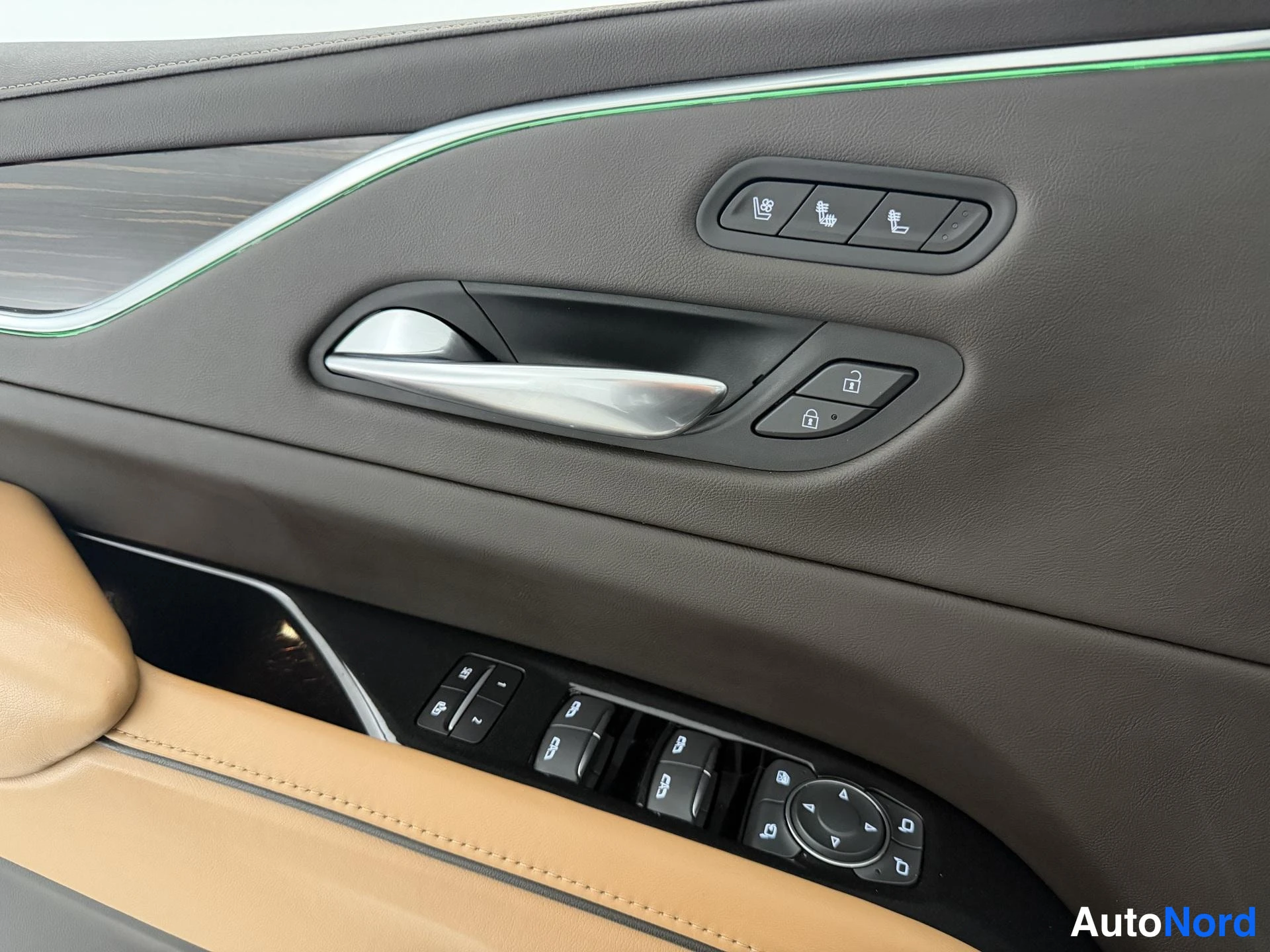 Valkoinen Cadillac Escalade ESV 2022, yksityiskohta, kuva 33