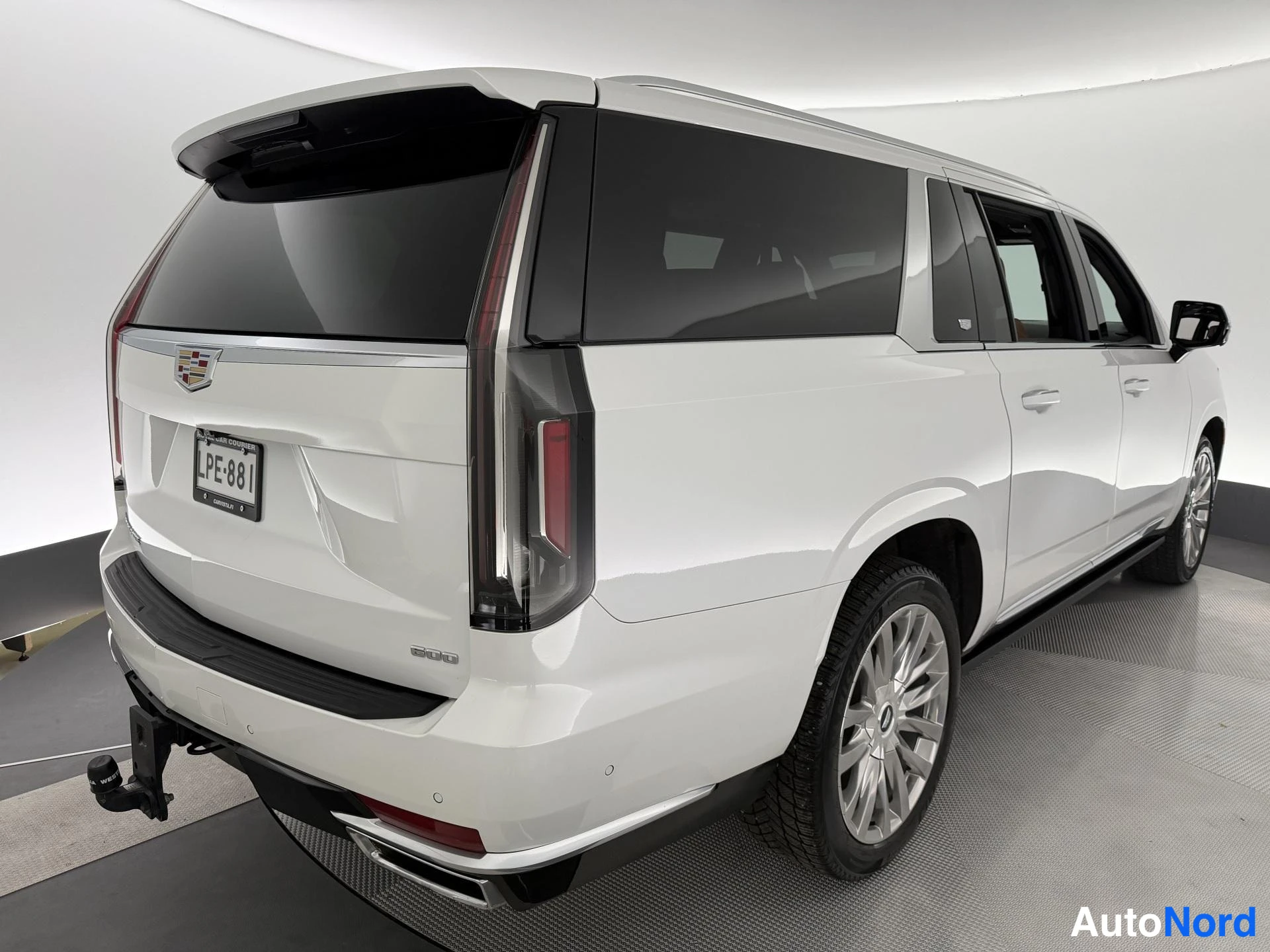 Valkoinen Cadillac Escalade ESV 2022, takaviisto, kuva 5