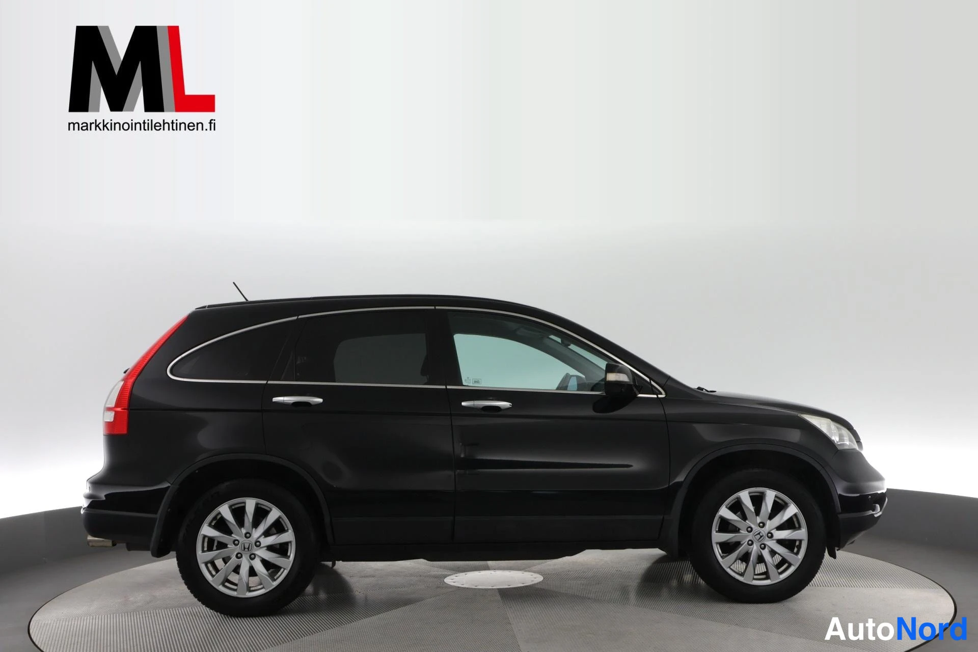 Musta Honda CR-V 2011, etuviisto, keula oikealle, kuva 2
