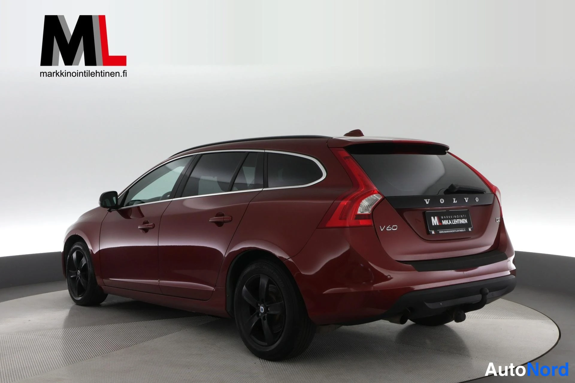 Punainen Volvo V60 2013, takaviisto, kuva 6
