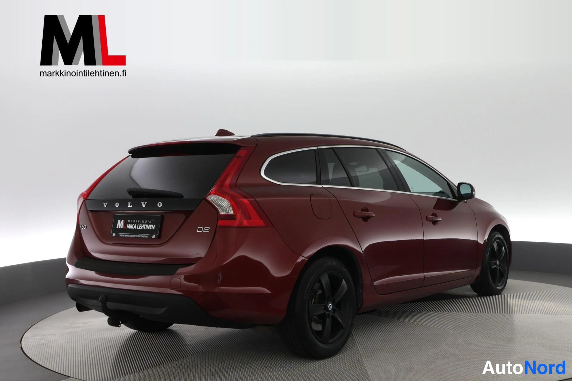 Punainen Volvo V60 2013, takaviisto, kuva 7