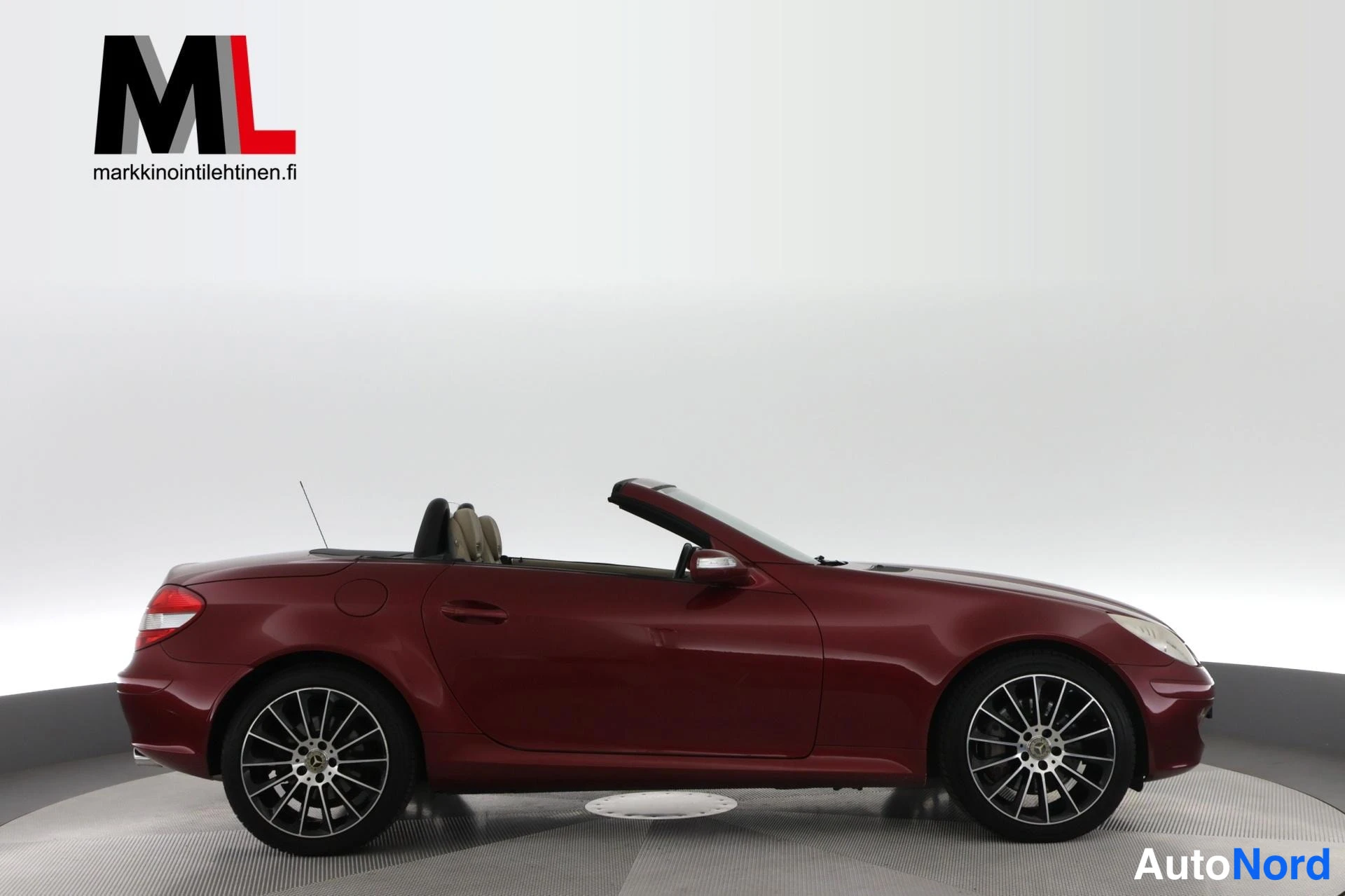 Punainen Mercedes-Benz SLK 350 2005, etuviisto, keula oikealle, kuva 3