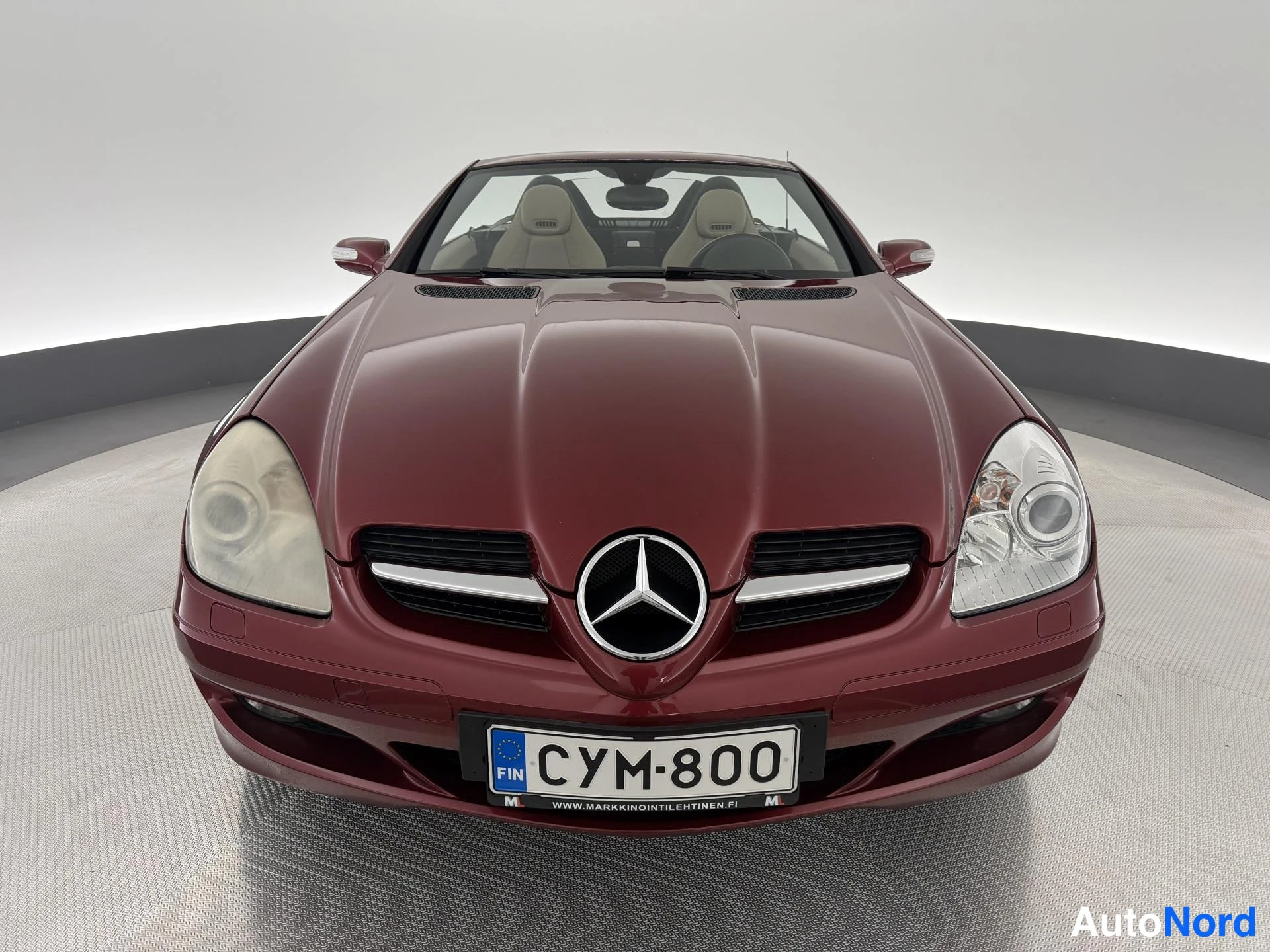 Punainen Mercedes-Benz SLK 350 2005, edestä, kuva 4