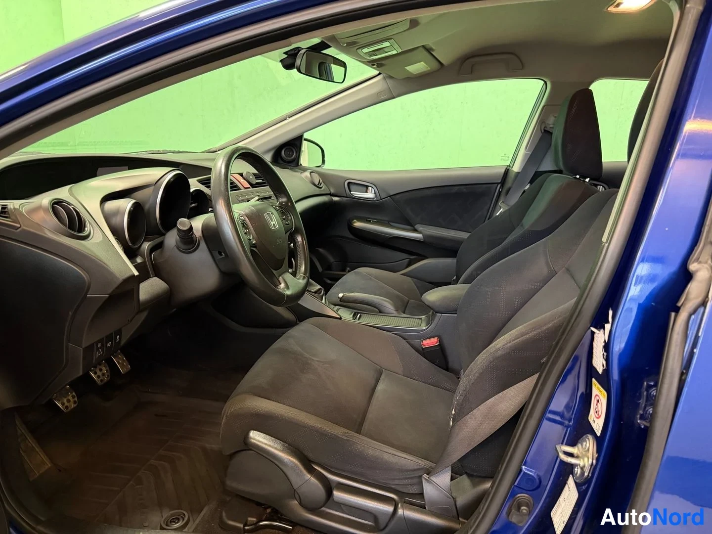 Sininen Honda Civic 2012, ohjaamo, kuva 7