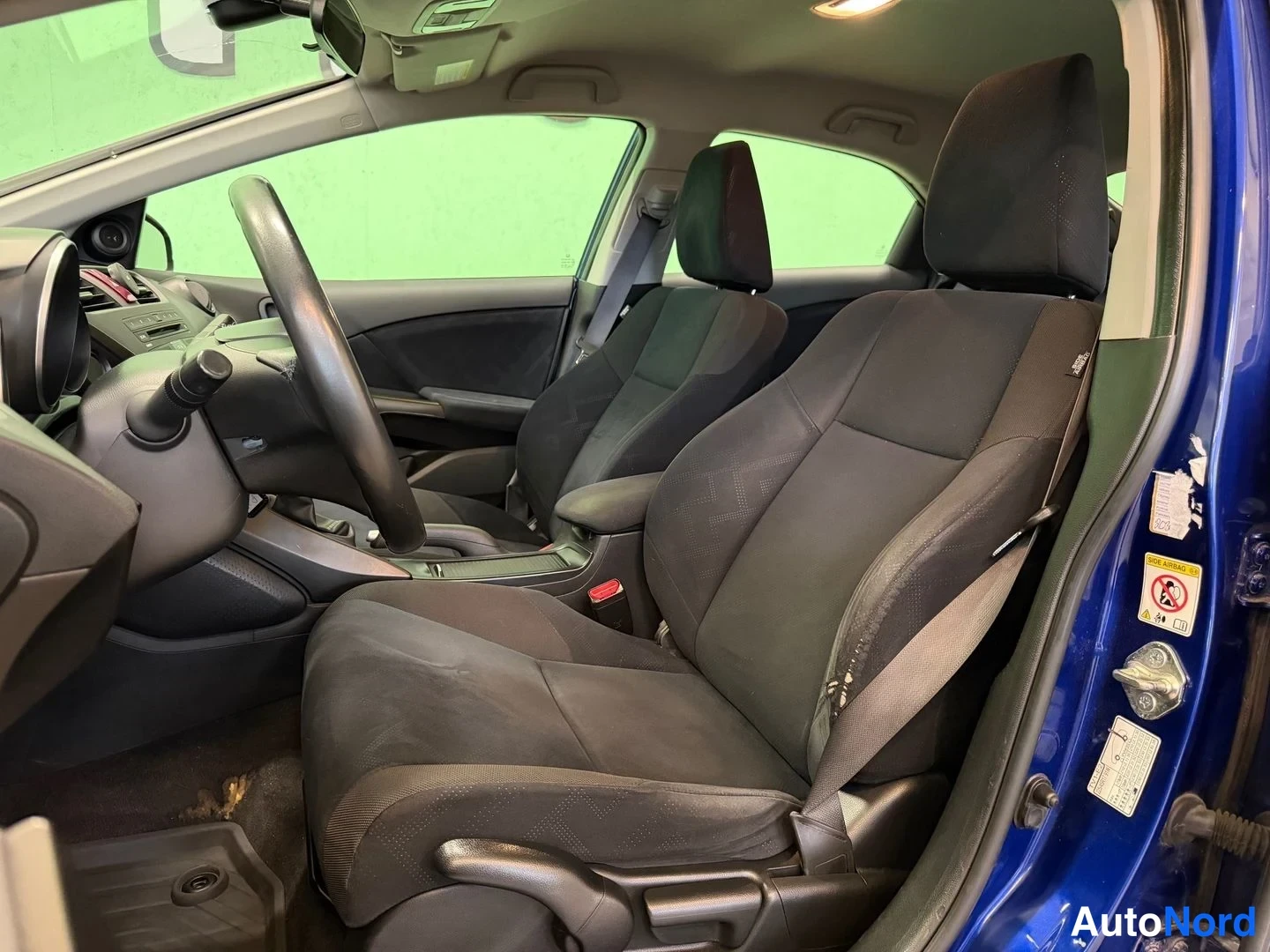 Sininen Honda Civic 2012, etuistuimet, kuva 9
