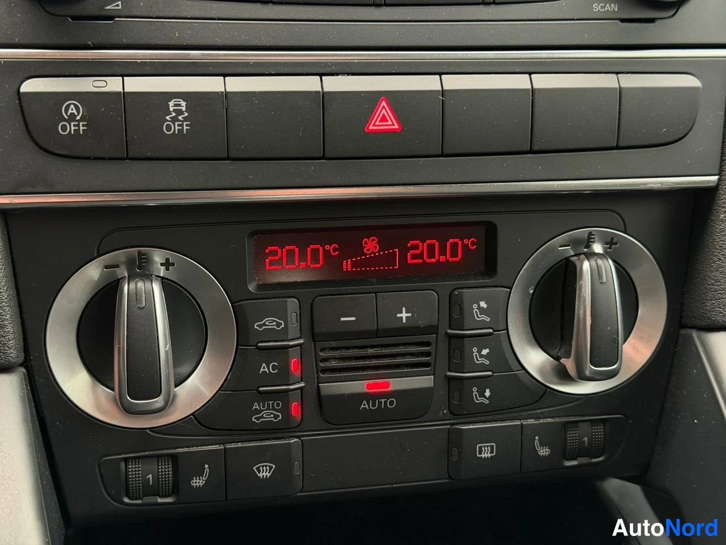 Harmaa Audi A3 2012, yksityiskohta, kuva 10