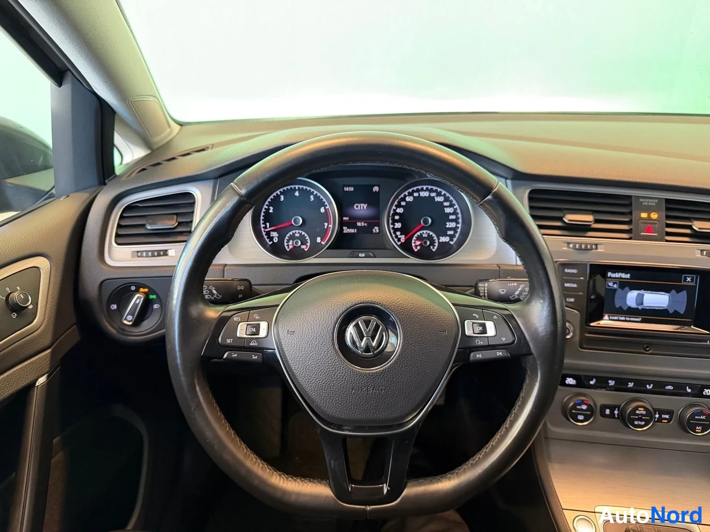 Grey Volkswagen Golf Variant 2014, cockpit, photo 8