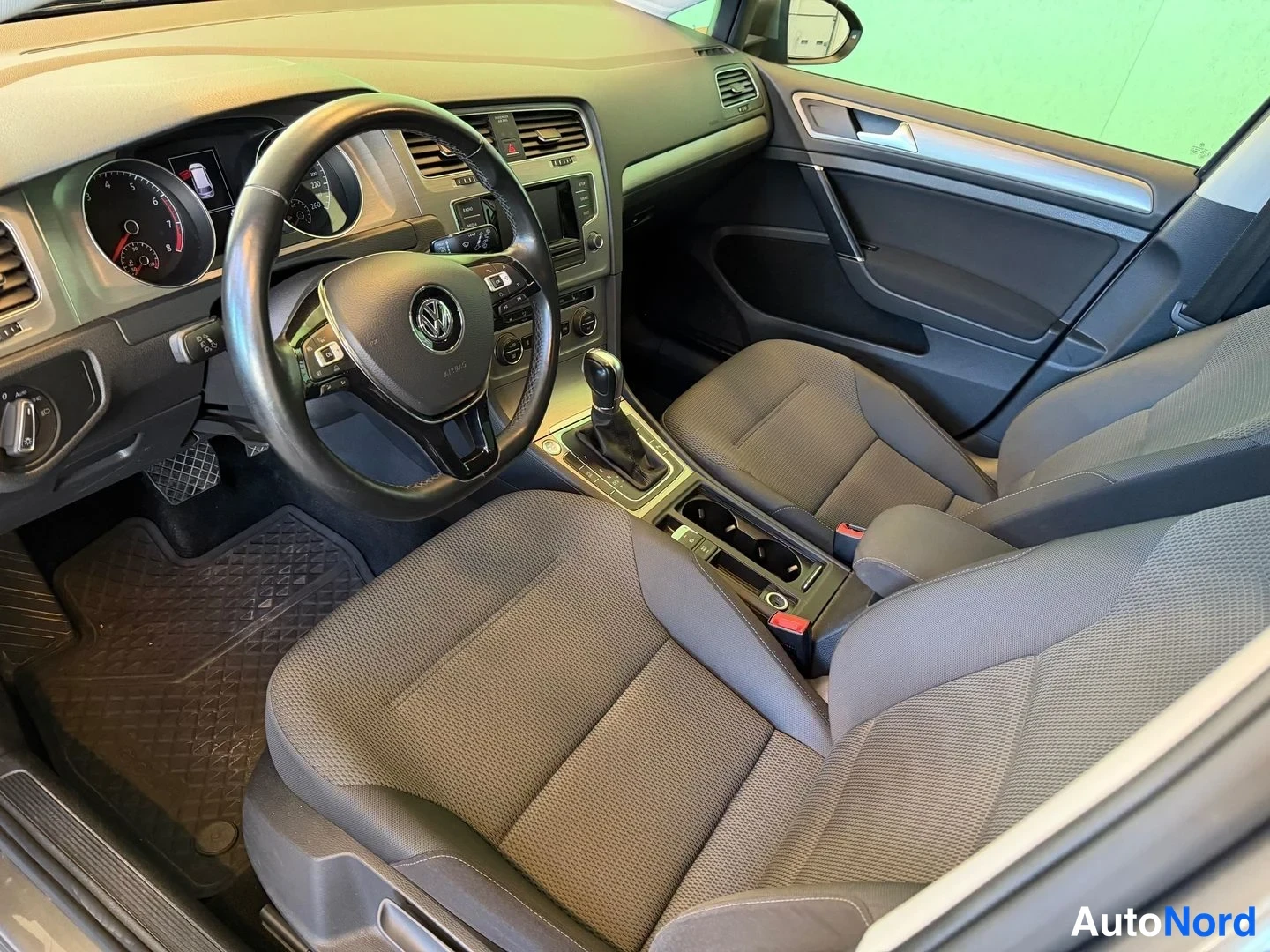 Grey Volkswagen Golf Variant 2014, cockpit, photo 7
