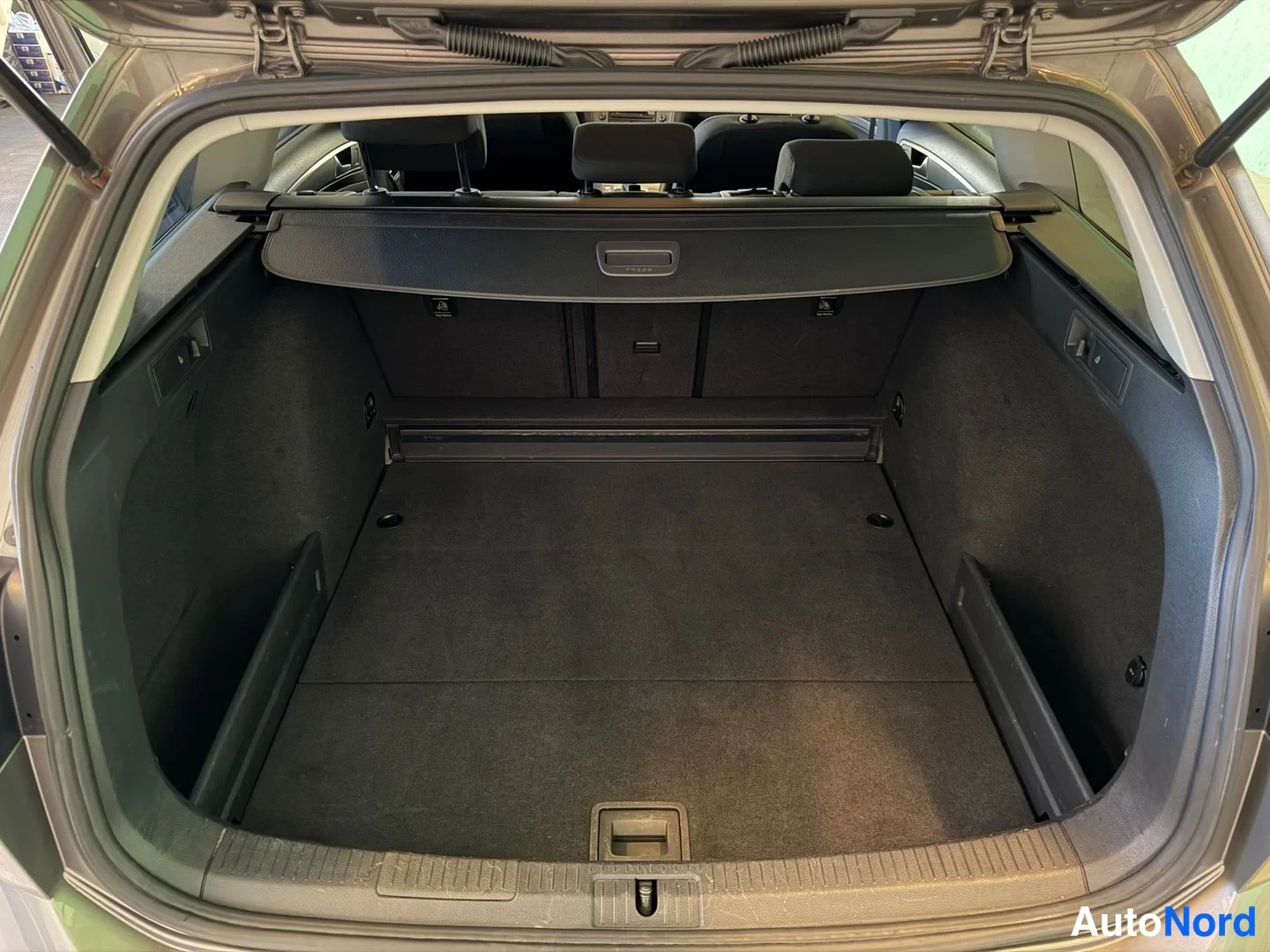Grey Volkswagen Golf Variant 2014, boot, photo 11