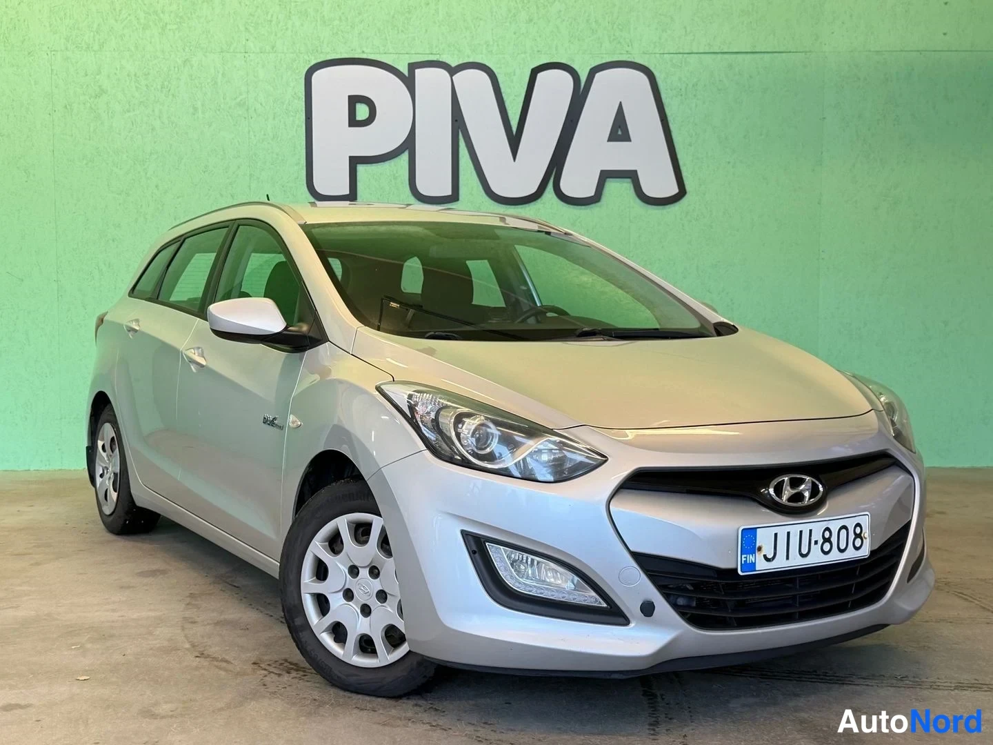 Hopea Hyundai i30 2013, etuviisto, keula oikealle, kuva 3