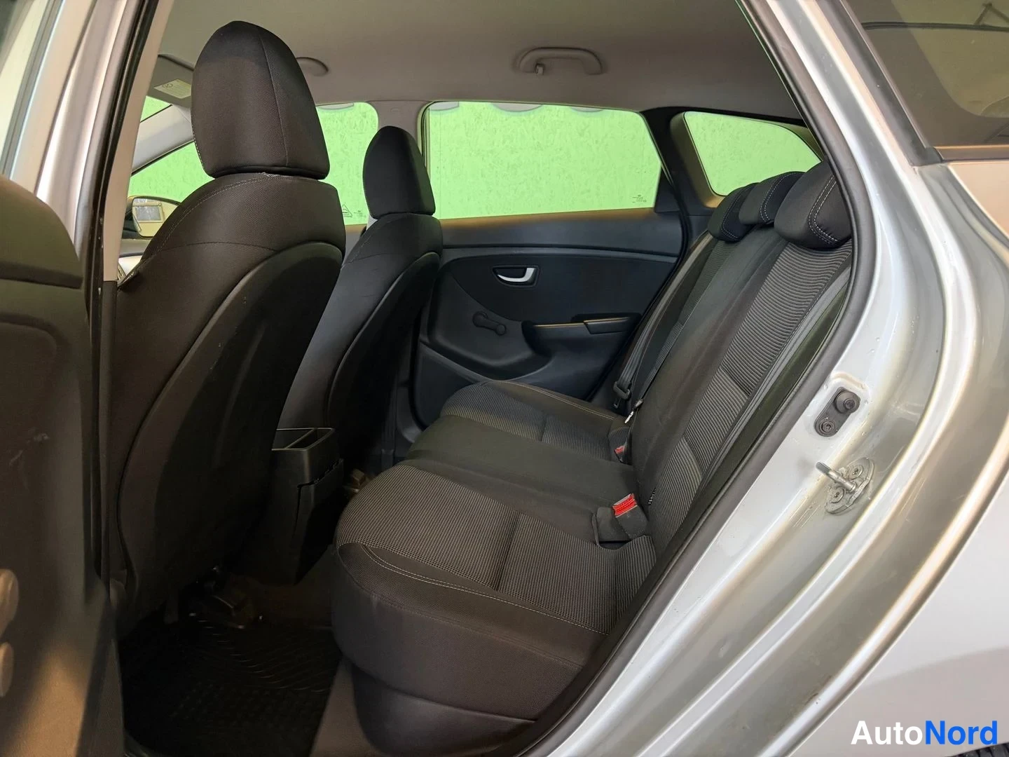 Hopea Hyundai i30 2013, takaistuimet, kuva 13