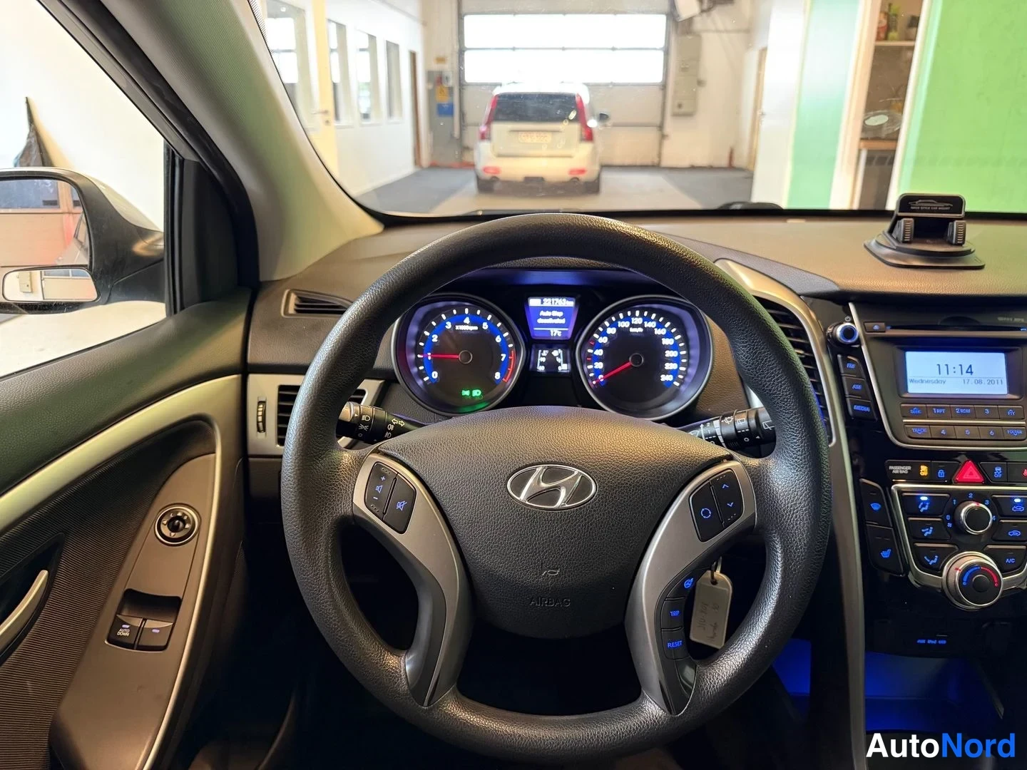 Hopea Hyundai i30 2013, ohjaamo, kuva 11