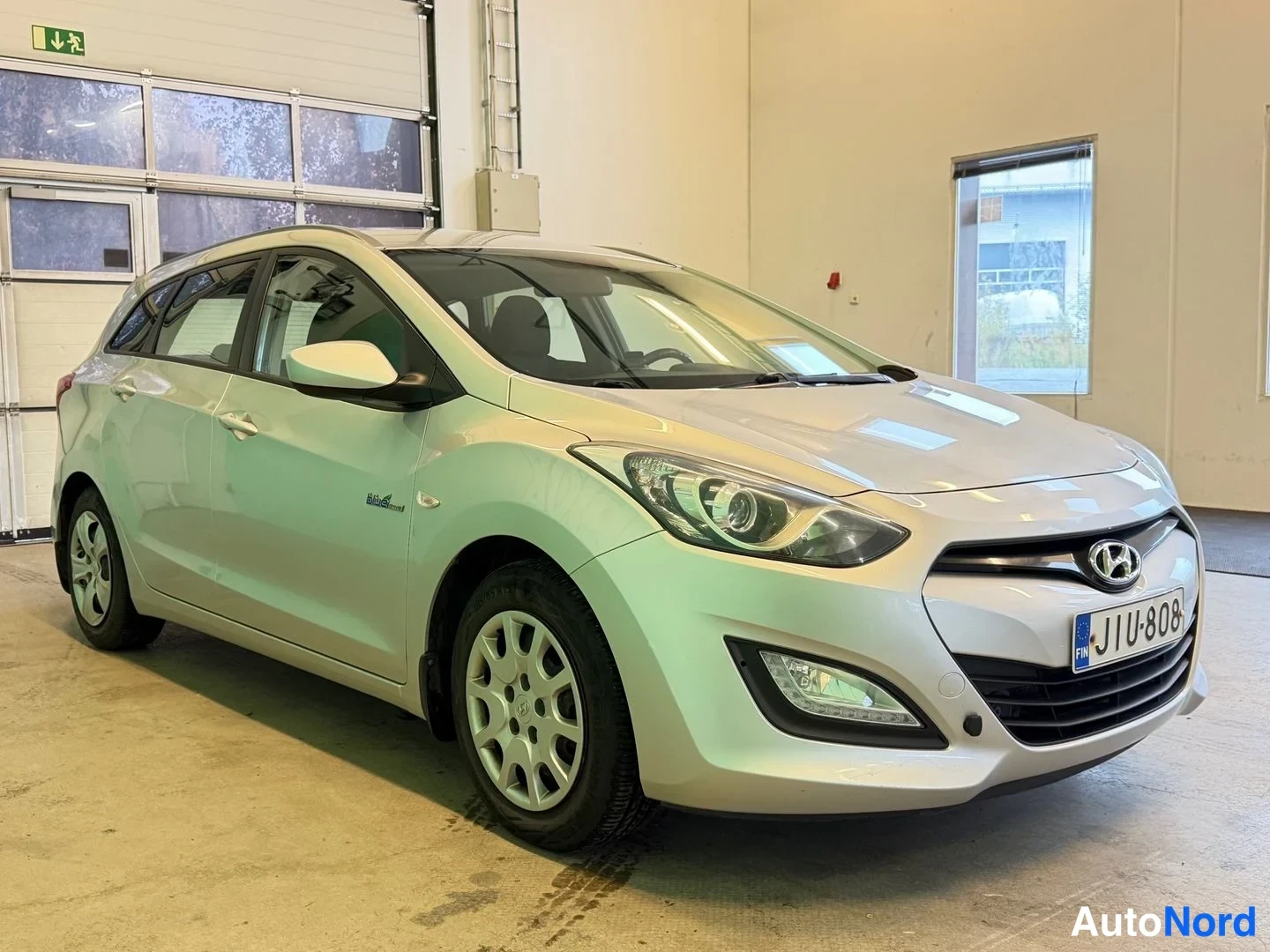 Hopea Hyundai i30 2013, etuviisto, keula oikealle, kuva 4