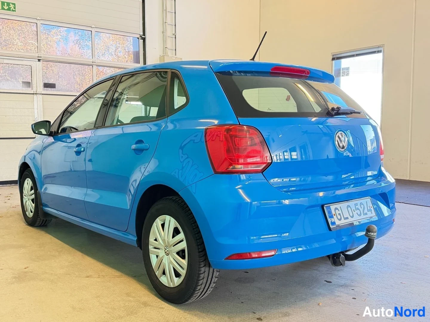 Sininen Volkswagen Polo 2015, takaviisto, kuva 8