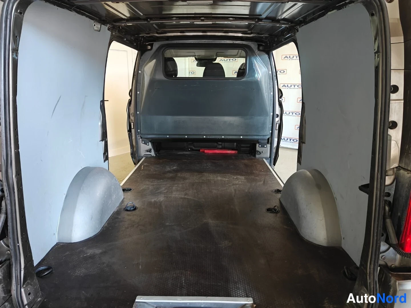 Ruskea Mercedes-Benz Vito 114 CDI 2018, tavaratila, kuva 11