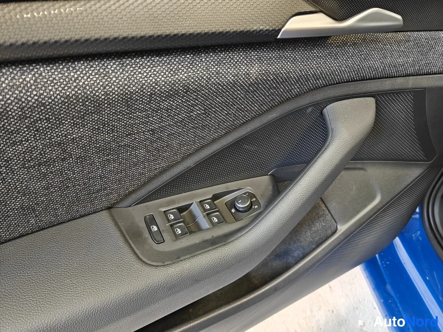 Sininen Skoda Superb 2025, yksityiskohta, kuva 16
