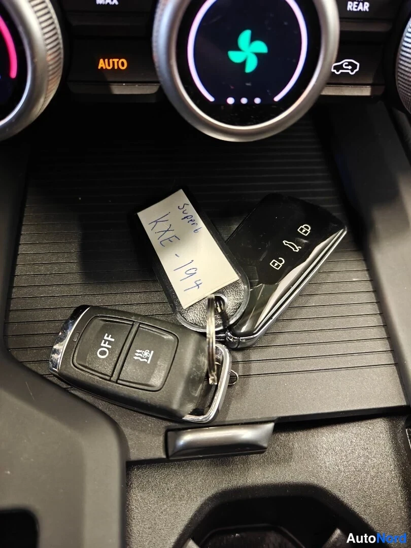 Sininen Skoda Superb 2025, yksityiskohta, kuva 20
